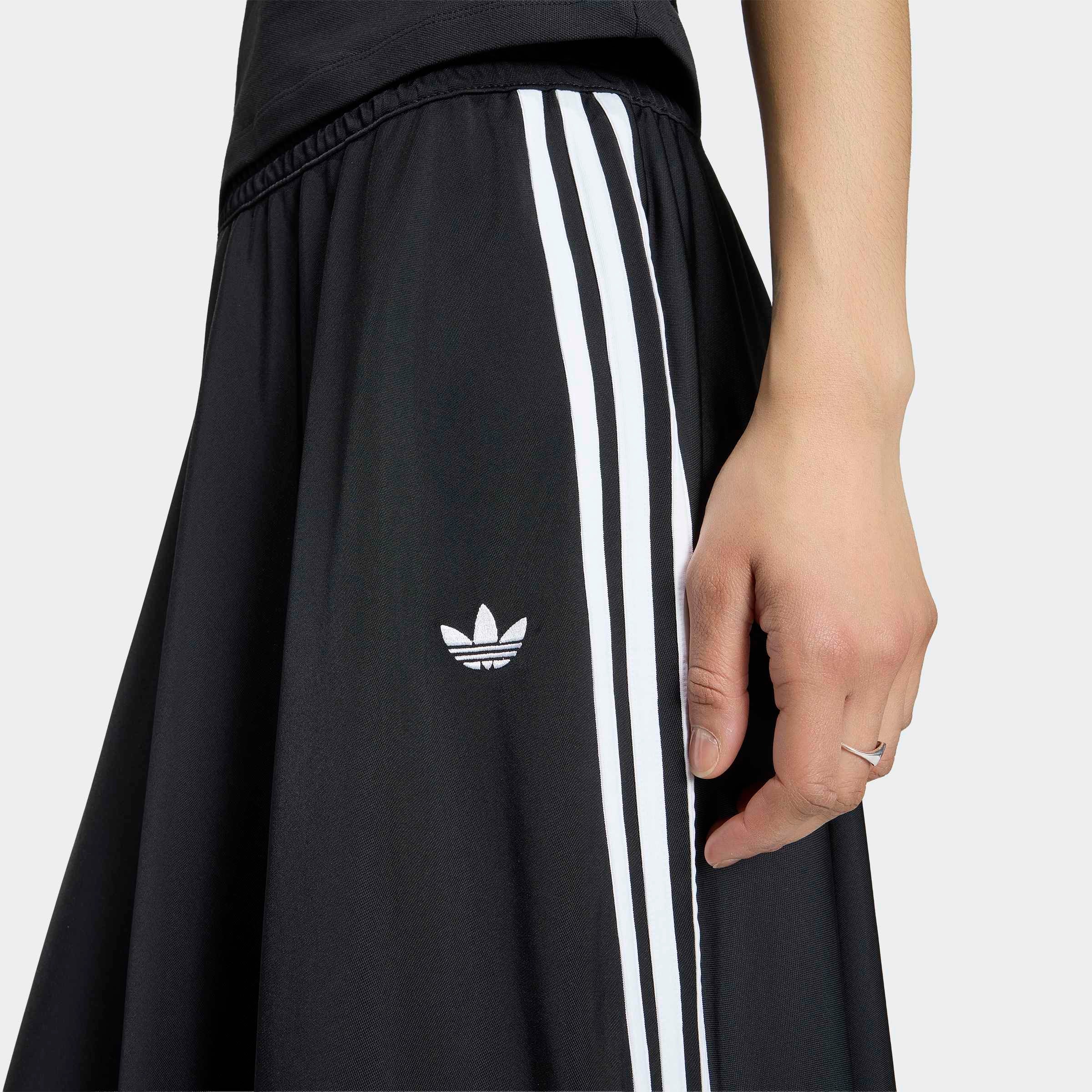 adidas Originals Robe t-shirt »FIREBIRD SKIRT« style sportif, avec fermeture à pression