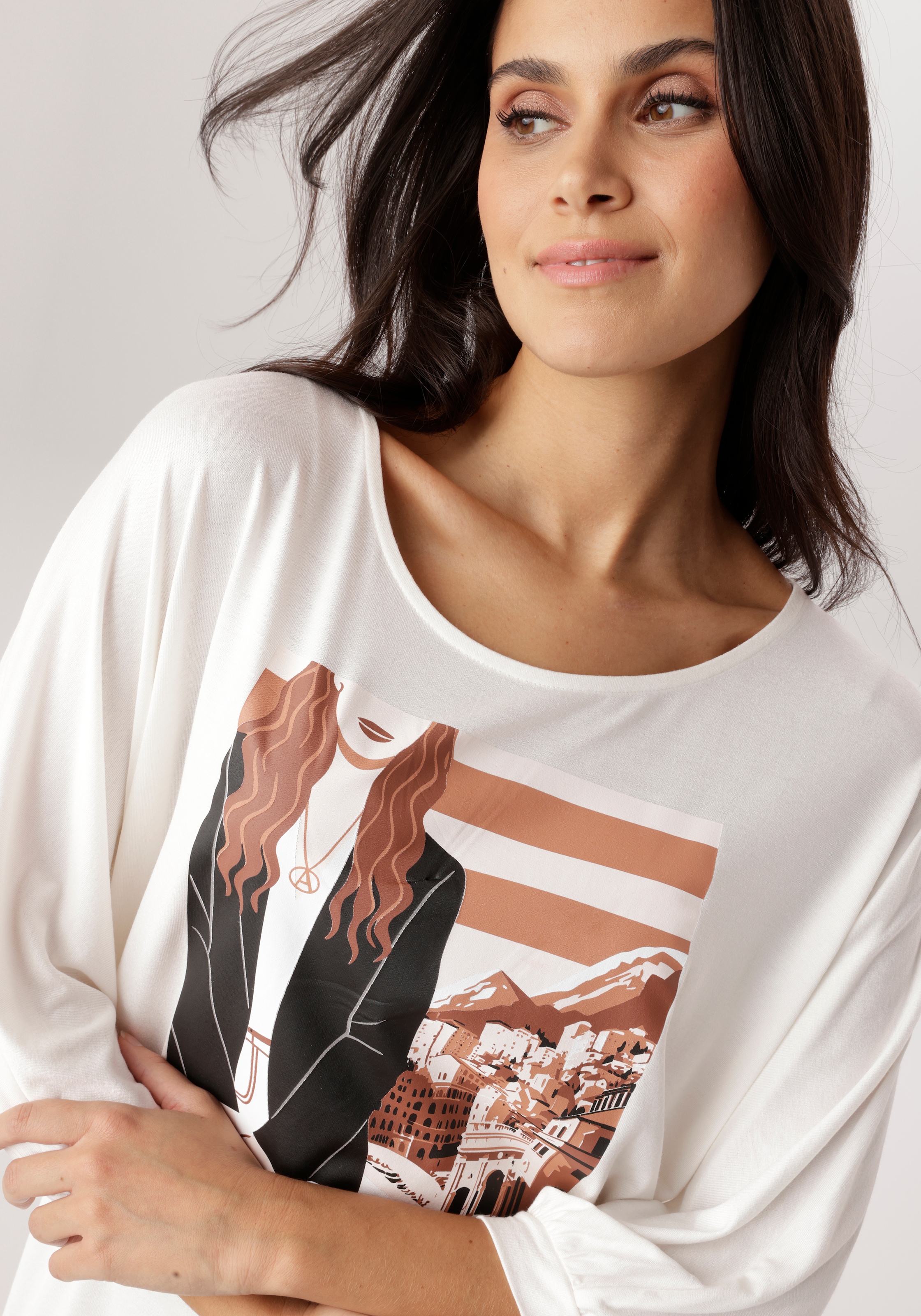 Aniston SELECTED T-shirt chauve-souris mit flächendeckendem, femininen Frontmotiv - NEUE KOLLEKTION