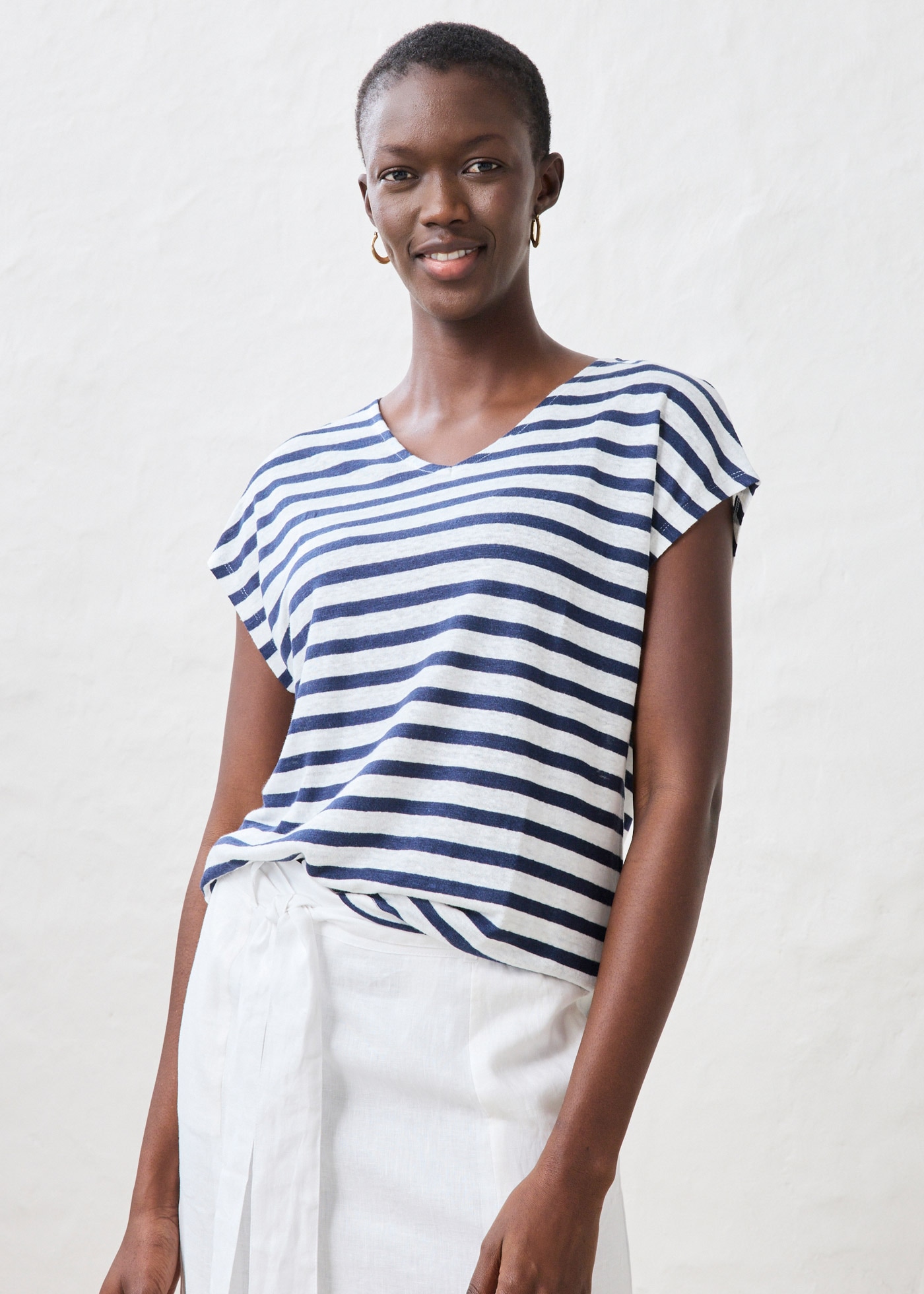 Image of bonprix T-Shirt Oversize Passform, Kurzarm, V-Ausschnitt, aus Leinen, pflegeleicht