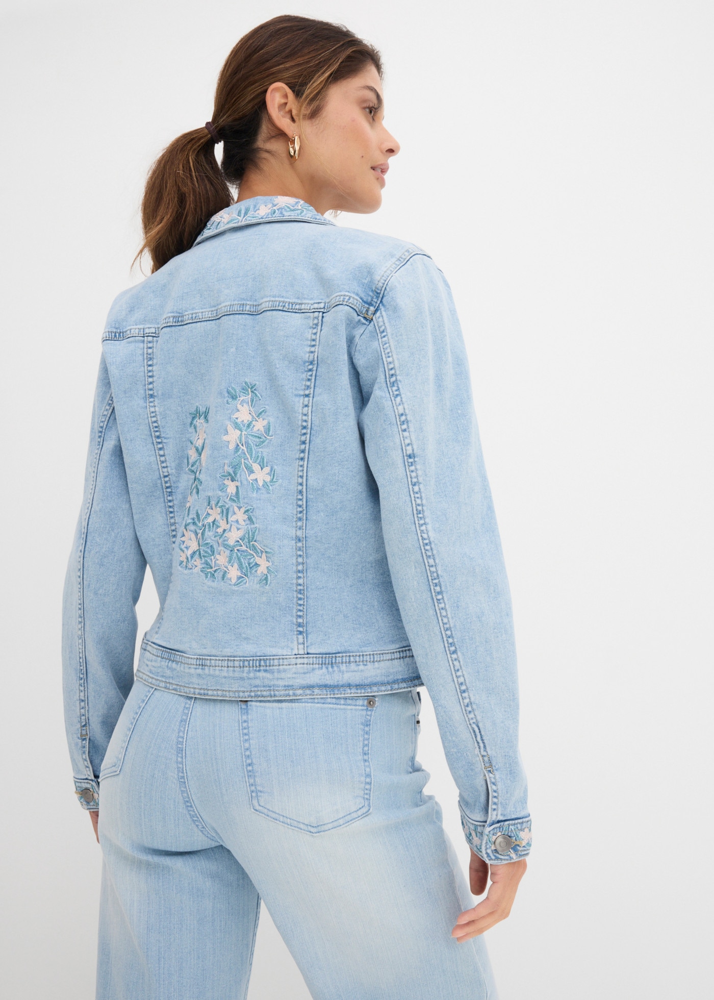 bonprix Veste en jean lockere Passform, mit Hemdblusenkragen