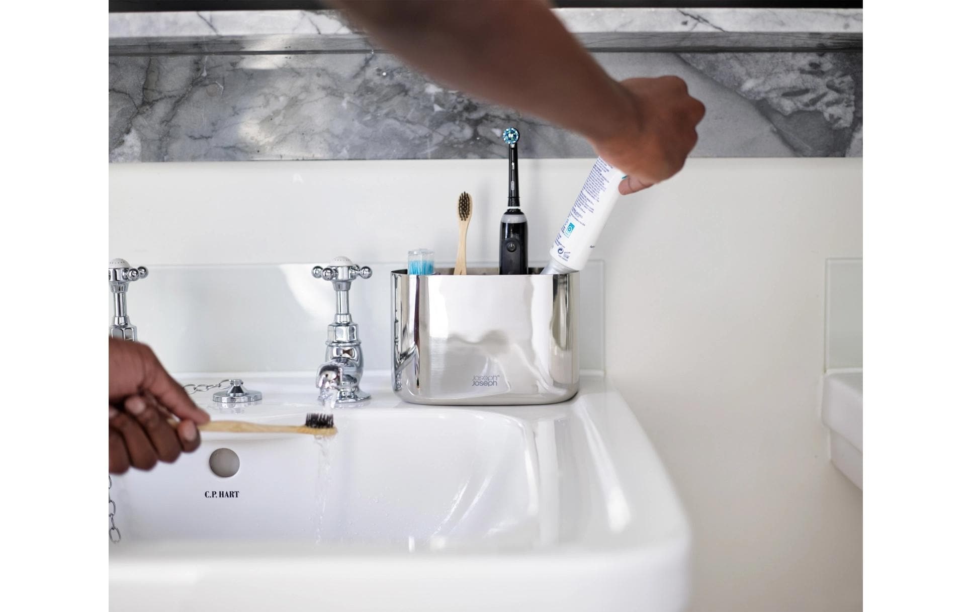 Joseph Joseph Porte-brosse à dents »EasyStore Luxe« grosser Zahnbürstenhalter aus Edelstahl