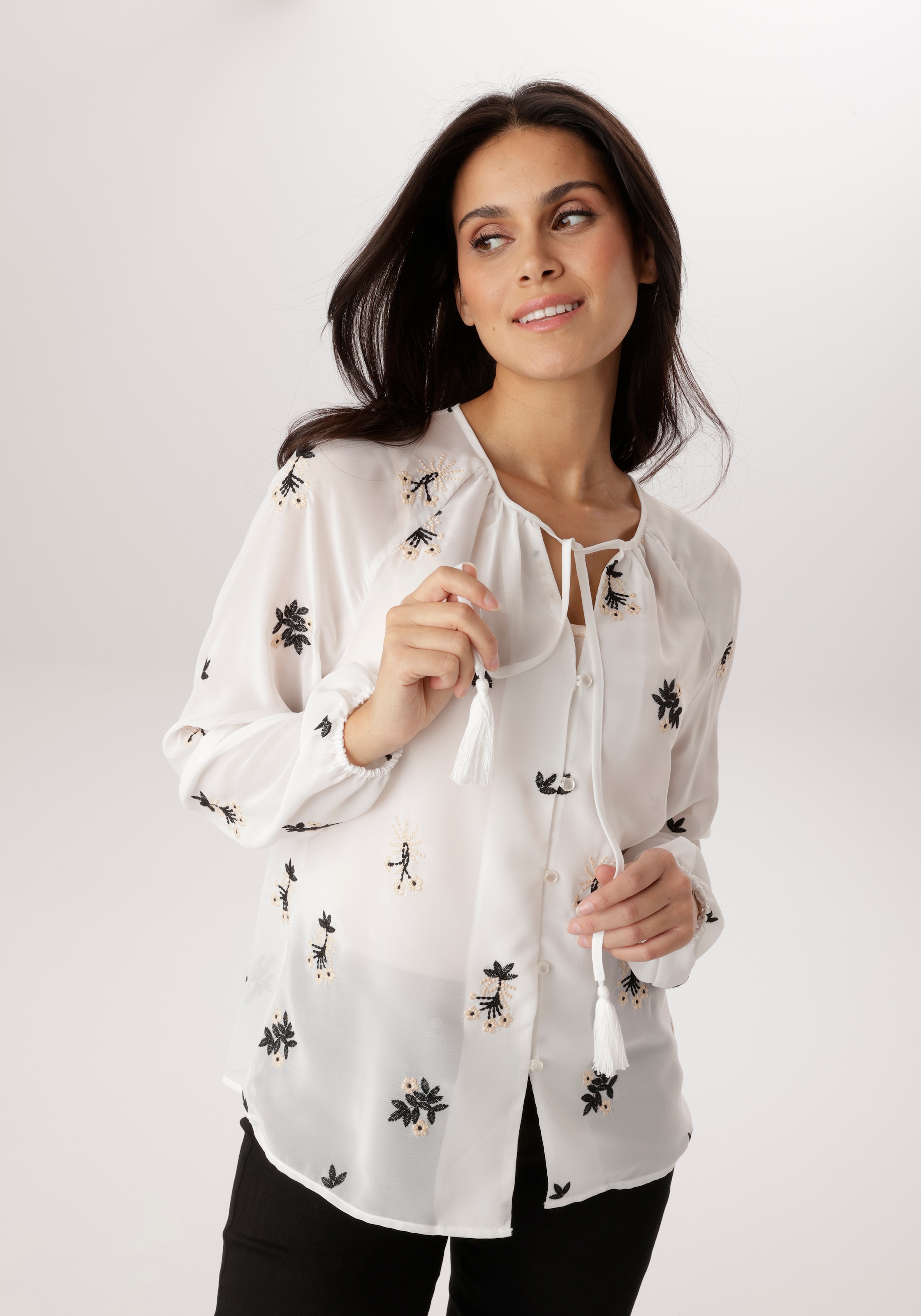 Image of Aniston SELECTED Chiffonbluse mit modischer Blumenstickerei - NEUE KOLLEKTION