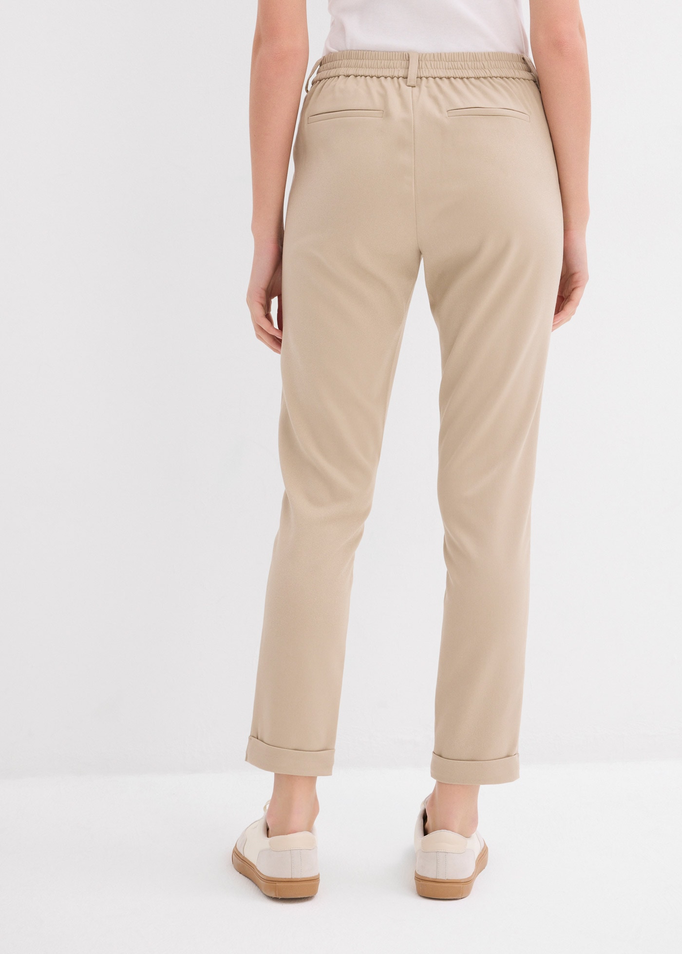 bonprix Chinos  aus weichem Obermaterial mit Viskose-Anteil, mit Elasthan-Anteil