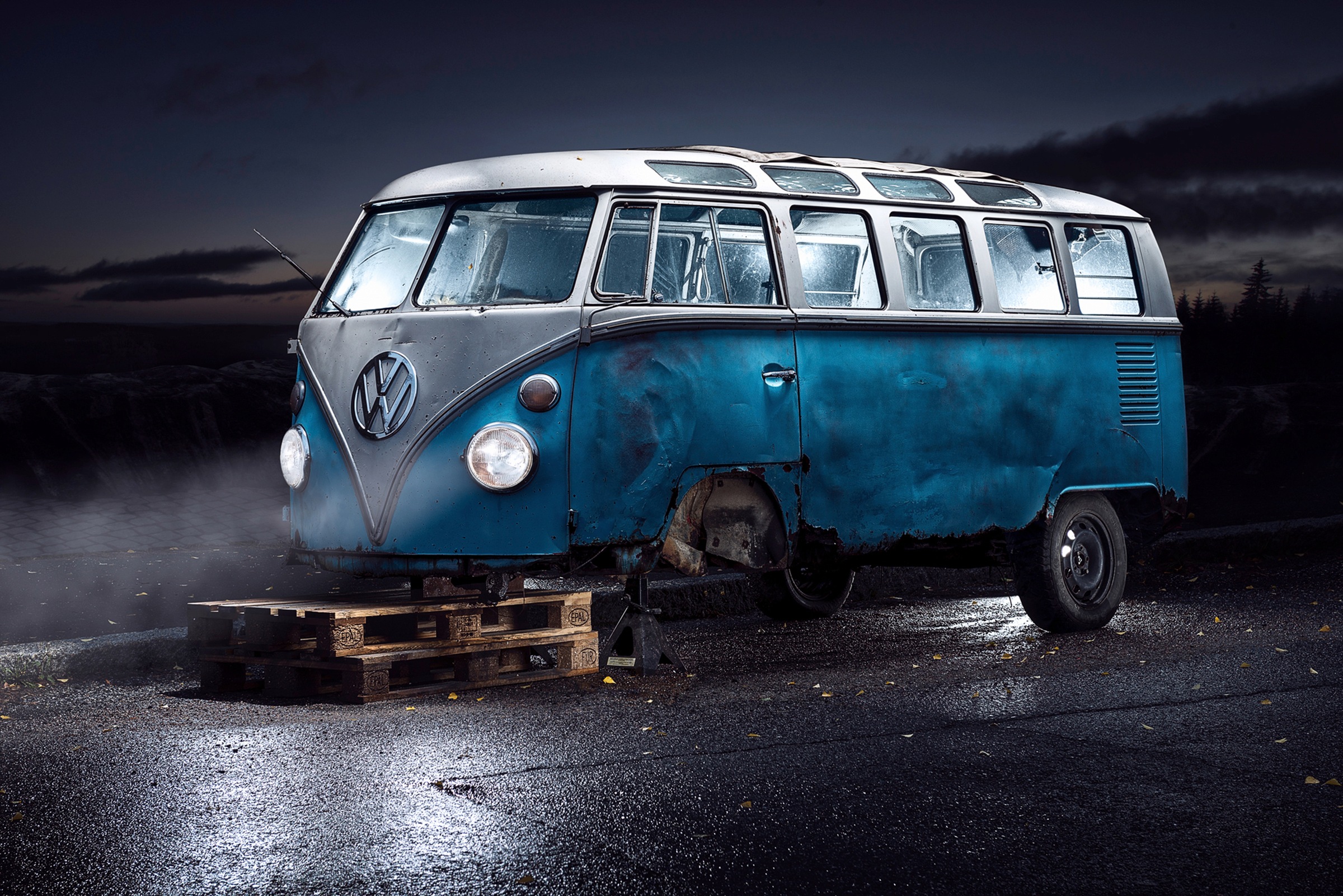 Image of Papermoon Fototapete »Photo-Art PETRI DAMSTEN, VW KLEINBUS«, Vliestapete, hochwertiger Digitaldruck, inklusive Kleister bei Ackermann Versand Schweiz