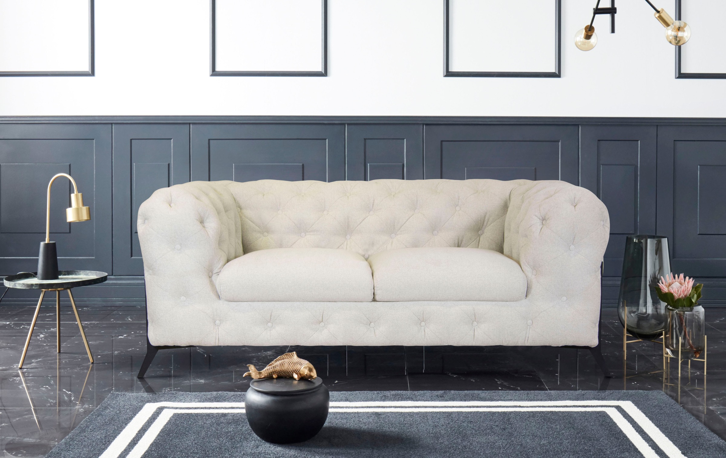 Leonique Chesterfield-Sofa »Amaury«, aufwändige Knopfheftung, moderne Chesterfield Optik, Fussfarbe wählbar