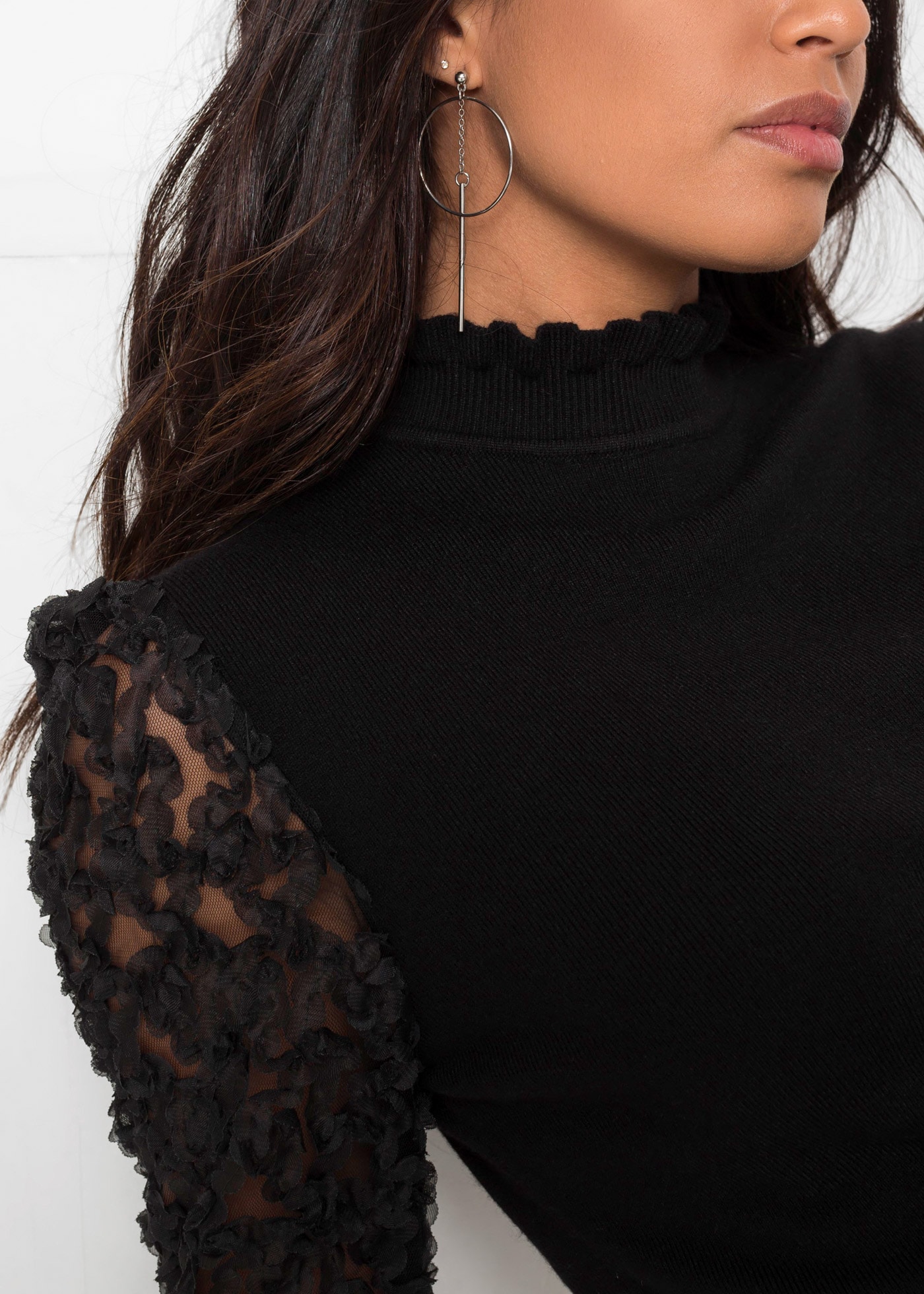 bonprix Pull à col montant »Rollkragenpullover aus fliessendem Viskose-Mix« mélange viscose, col et manches à bord ondulé, manches transparentes