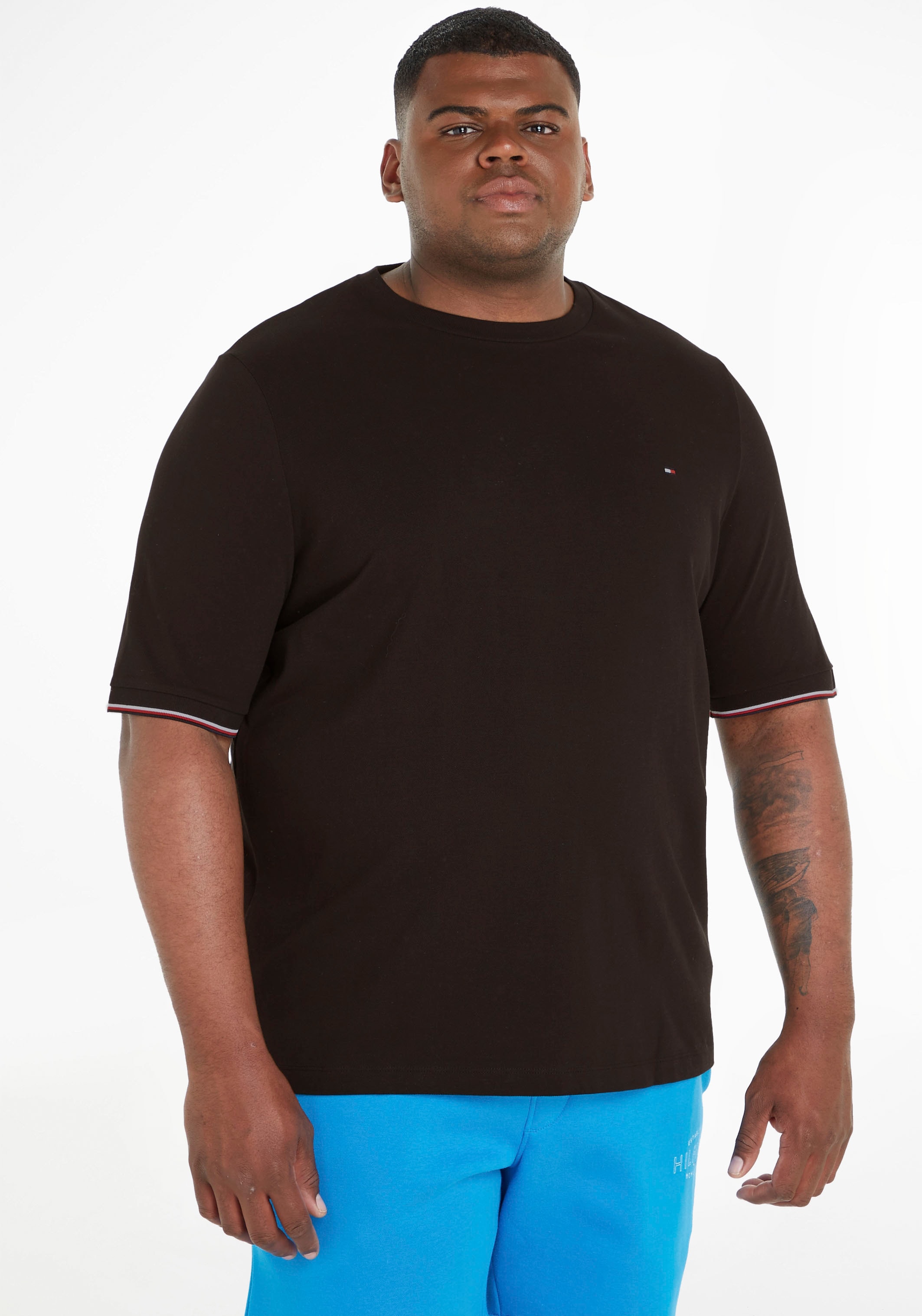 T-Shirt, (1 tlg.), mit Markenstreifen auch innen am Ausschnitt