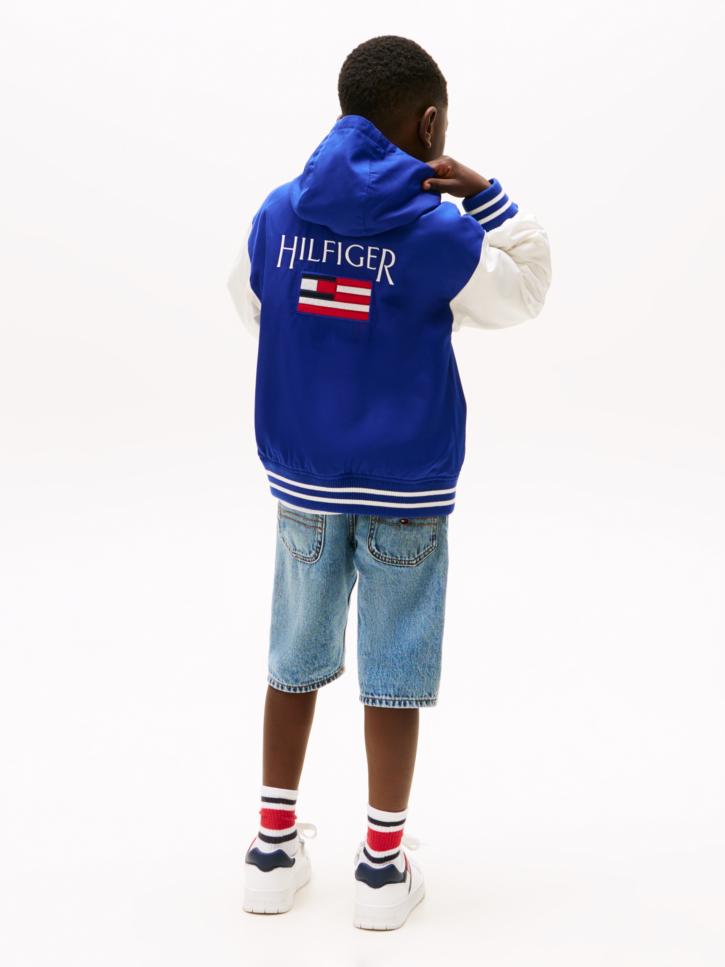 Tommy Hilfiger Bomberjacke »HOODED GRAPHIC BOMBER«, mit Kapuze, mit grossem Logo, Kontrast-Streifen