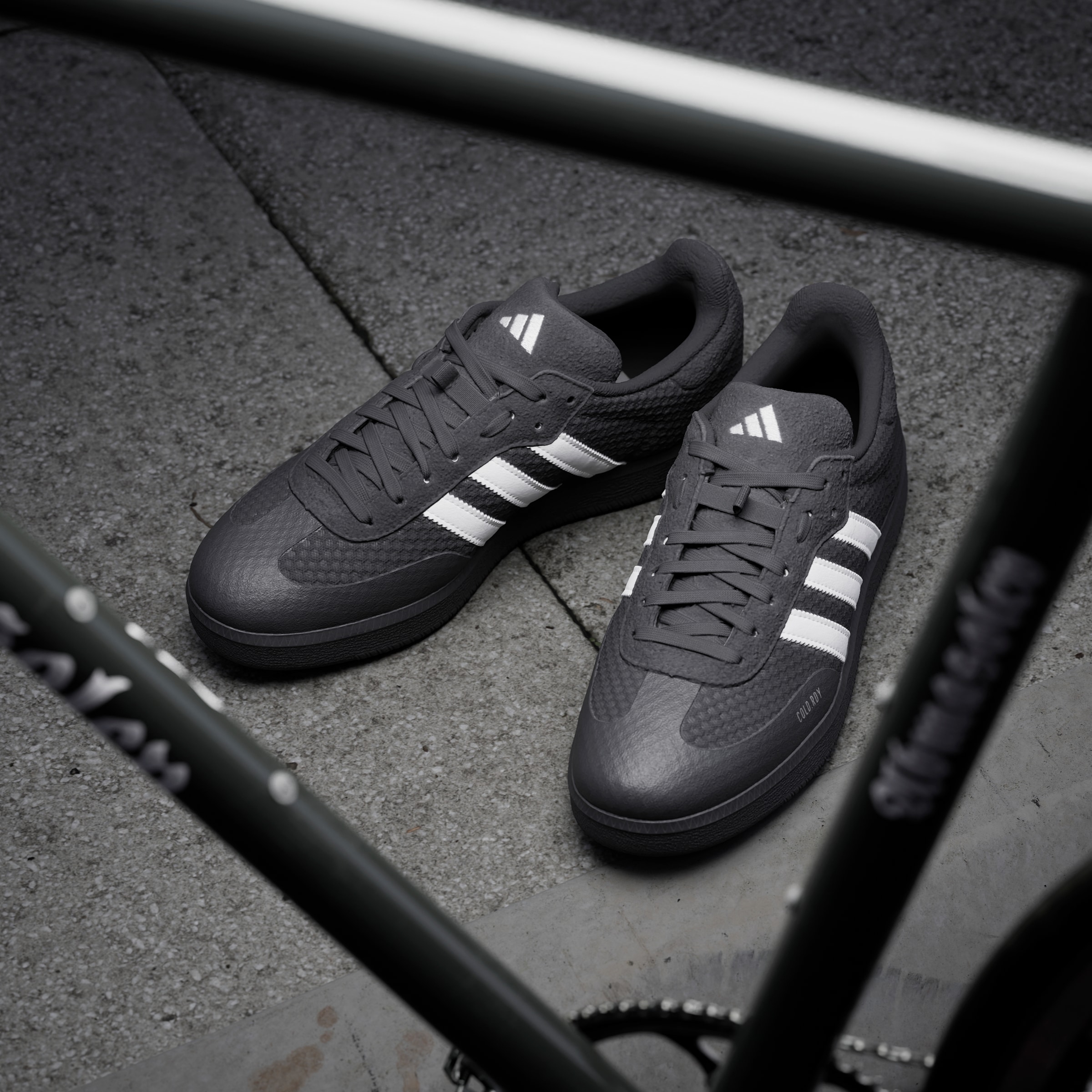 adidas Performance Fahrradschuh »VELOSAMBA COLD.RDY«, inspiriert vom Design des adidas samba