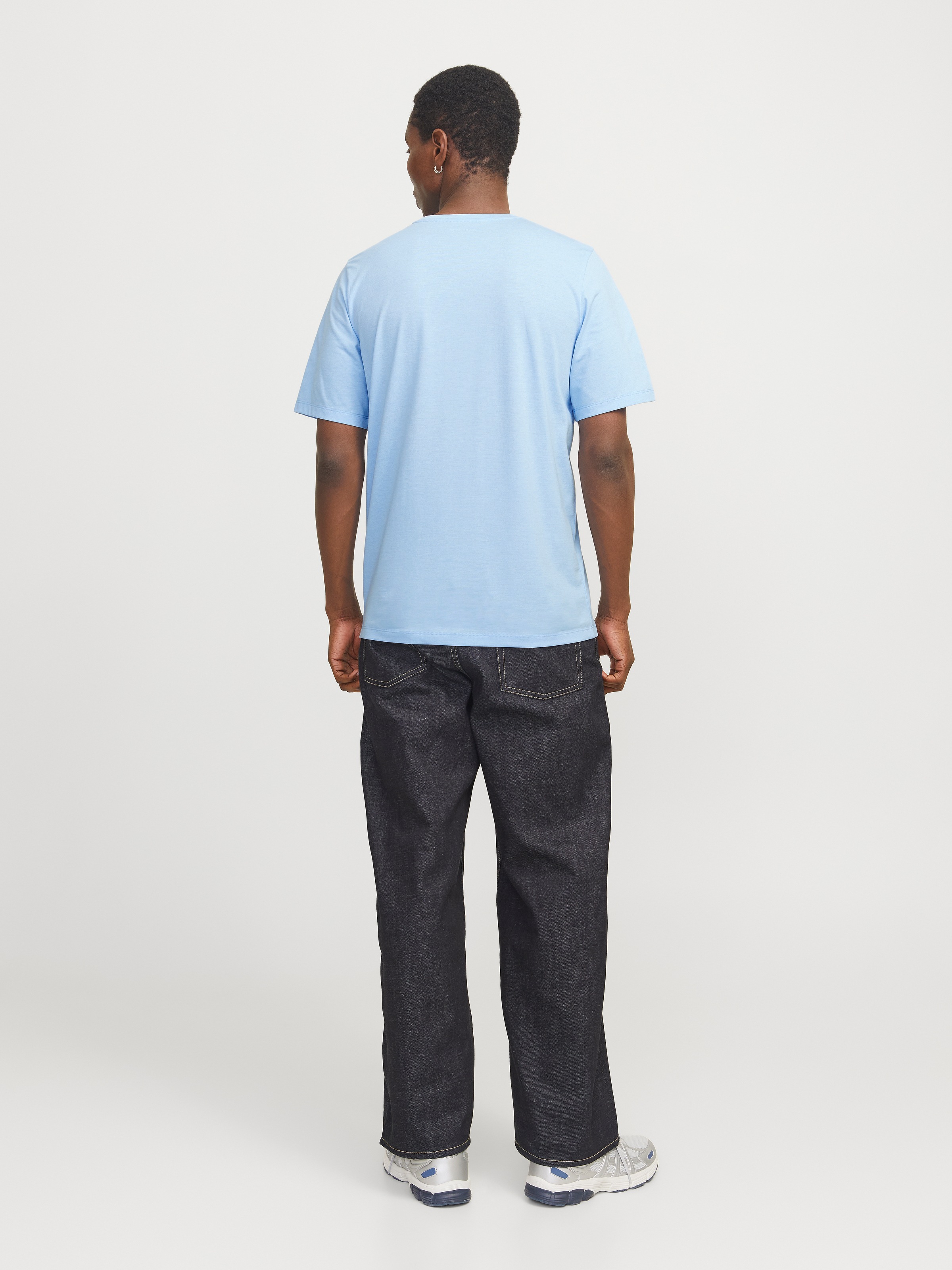 Jack & Jones Rundhalsshirt »JJELOGO TEE SS O-NECK 2 COL SS25 SN«, mit Logo Print