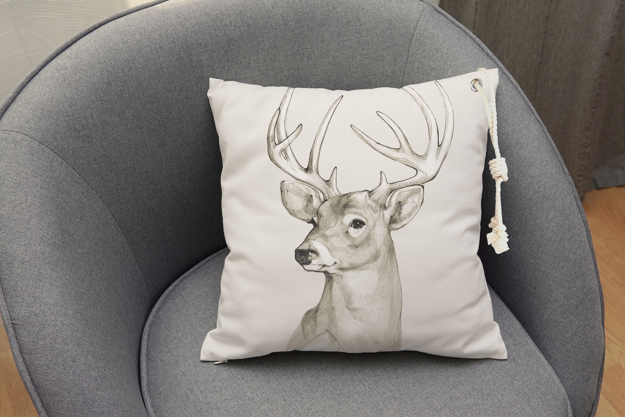 Image of queence Dekokissen "Hirsch" Outdoor-Kissen mit Öse und dicker Stoffkordel