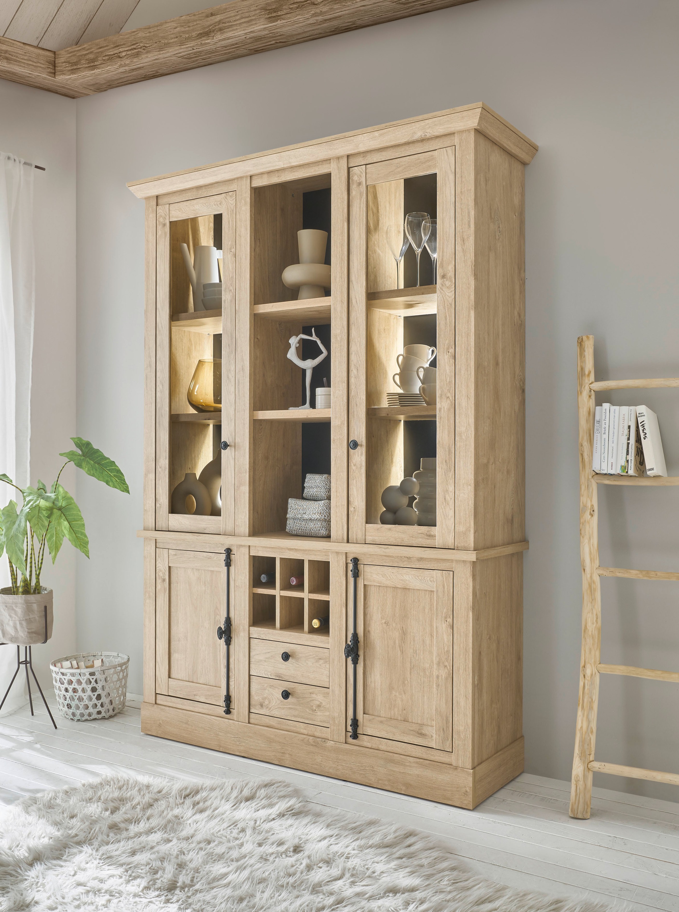 Home affaire Vitrine »Cornwall, Hochschrank im Landhausstil, Glasvitrine, Eiche Dekor«, (1 St.), Metallgriffe, 147 cm breit, viel Stauraum, in zwei Grössen verfügbar