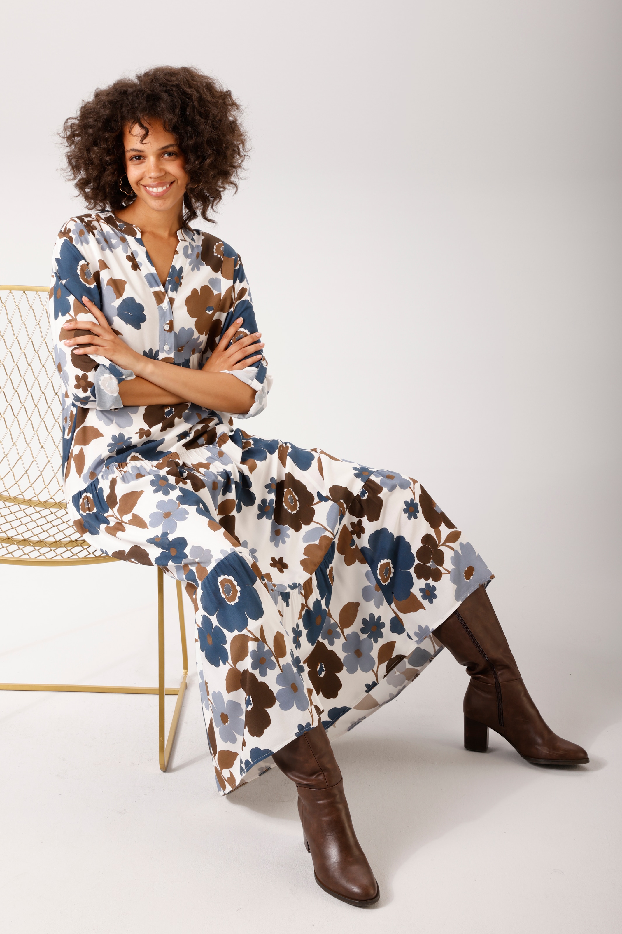 Aniston CASUAL Maxikleid mit grossflächigen, grafischen Blumendruck - NEUE KOLLEKTION