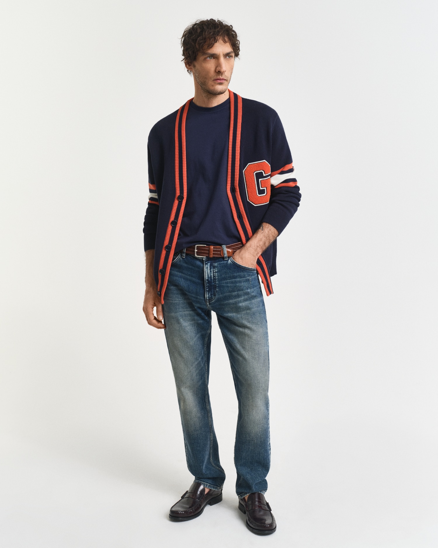 Gant T-Shirt »REG SHIELD SS T-SHIRT« mit Logostickerei auf der Brust