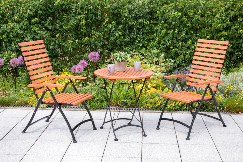MERXX Garten-Essgruppe »Schlossgarten«, (Set, 3 tlg.), 2 Sessel, klappbar, Tisch Ø/Höhe: 70x74 cm, Eukalyptus geölt