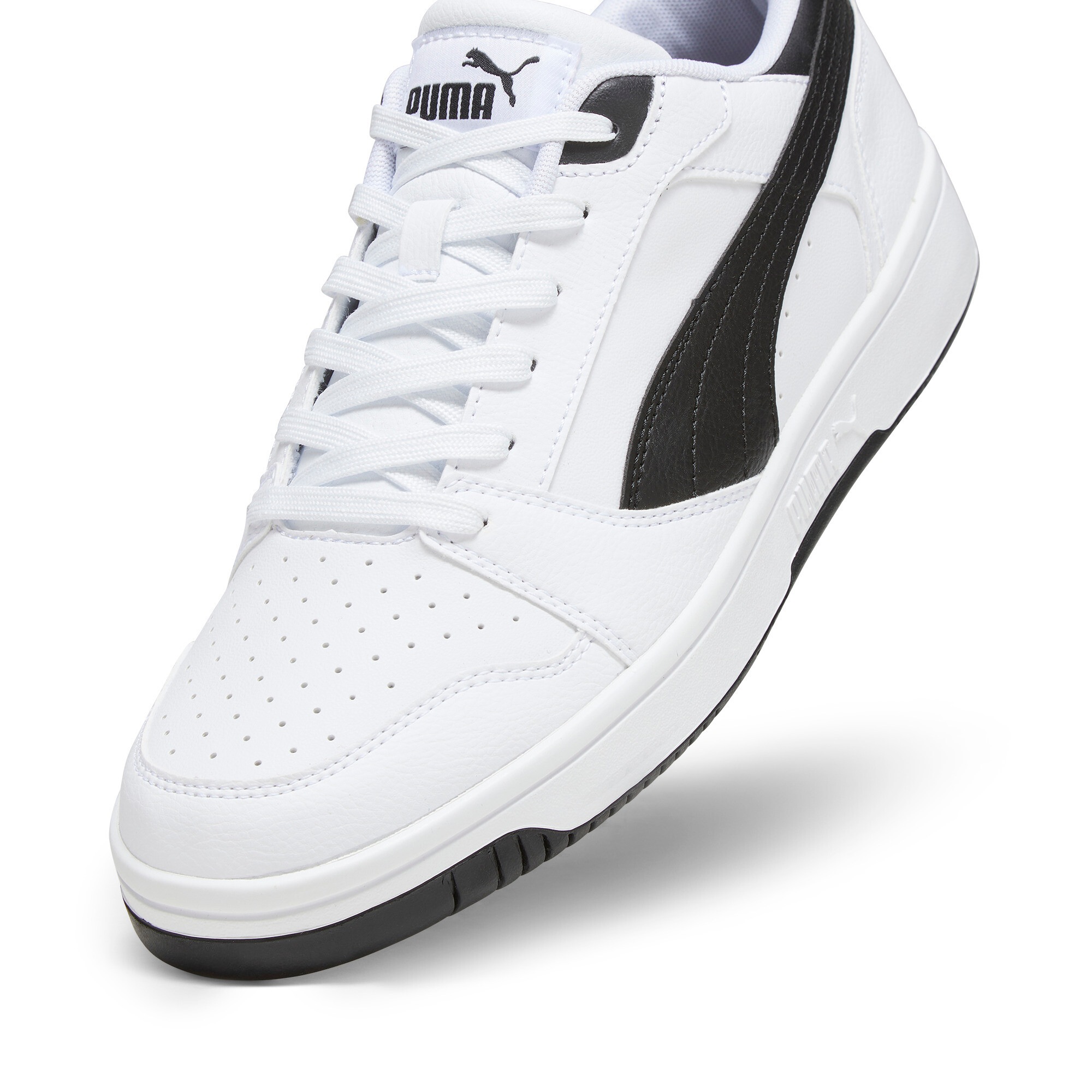 PUMA Sneaker »REBOUND V6 LOW«  niedrig geschnitten, mit Schnürverschluss, aus getrommeltem Leder