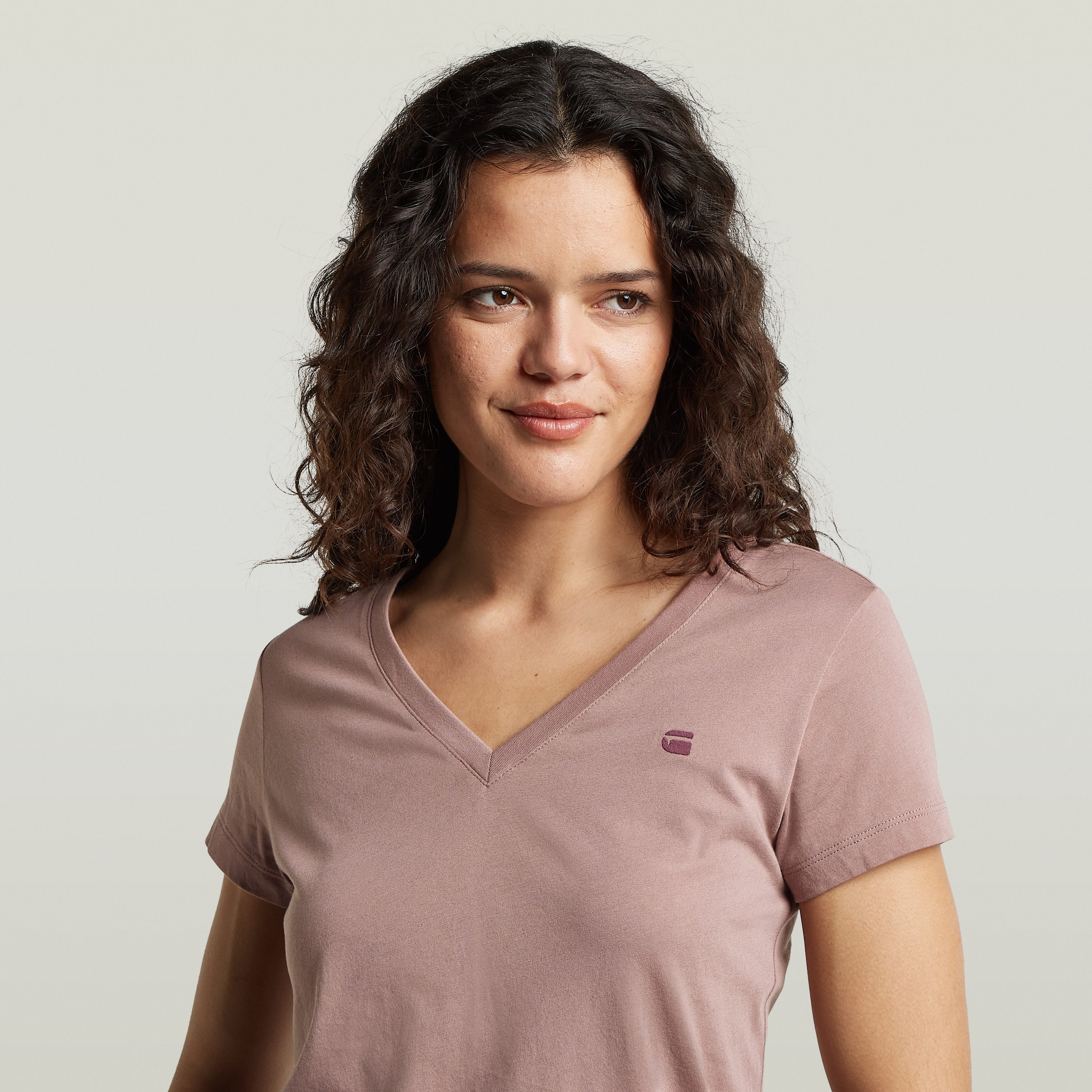 G-STAR T-shirt en V »Overdyed Form v t wmn« en qualité coton