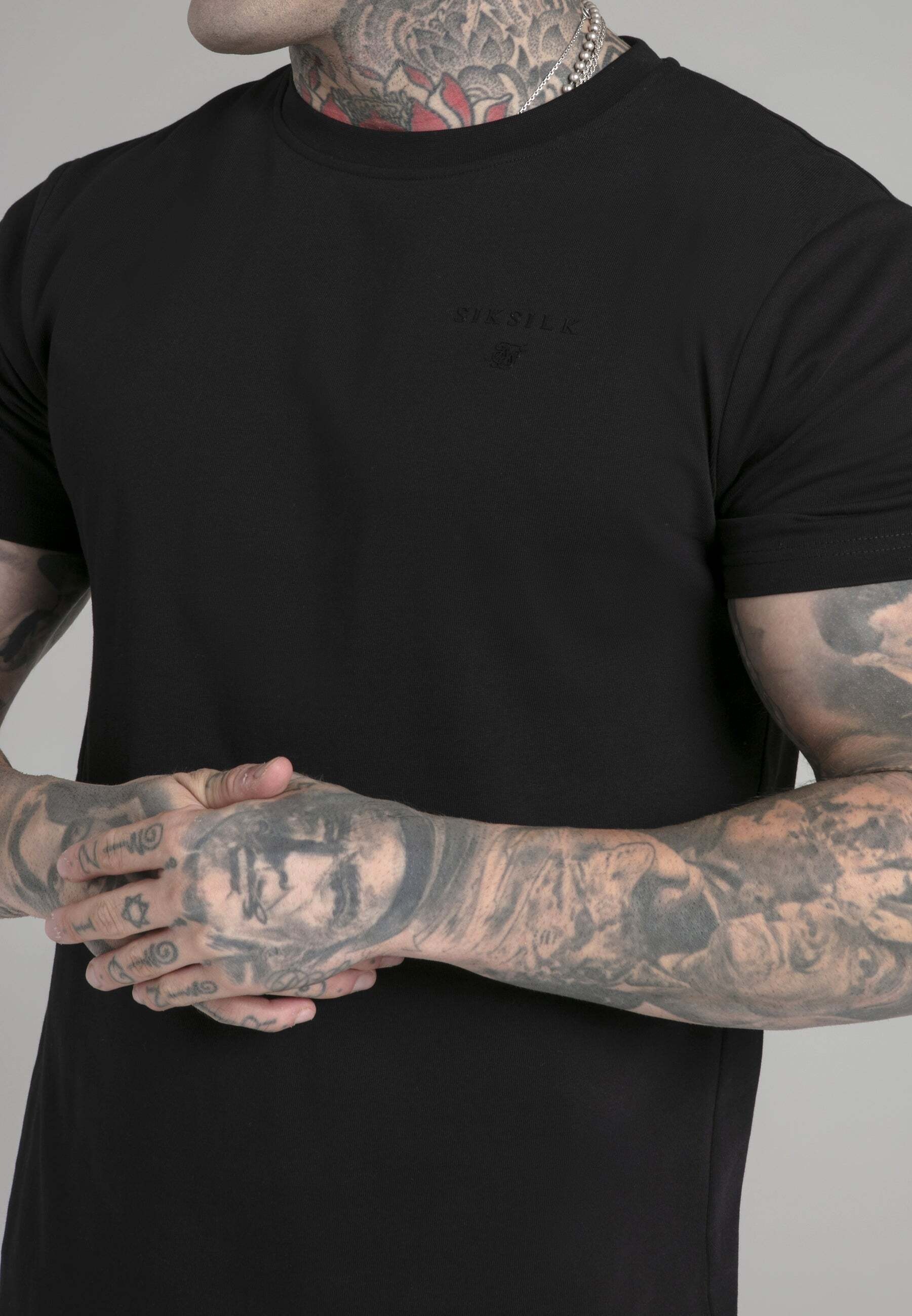 Siksilk Loungeanzug »Siksilk Set T-Shirt and Shorts Set in Black«