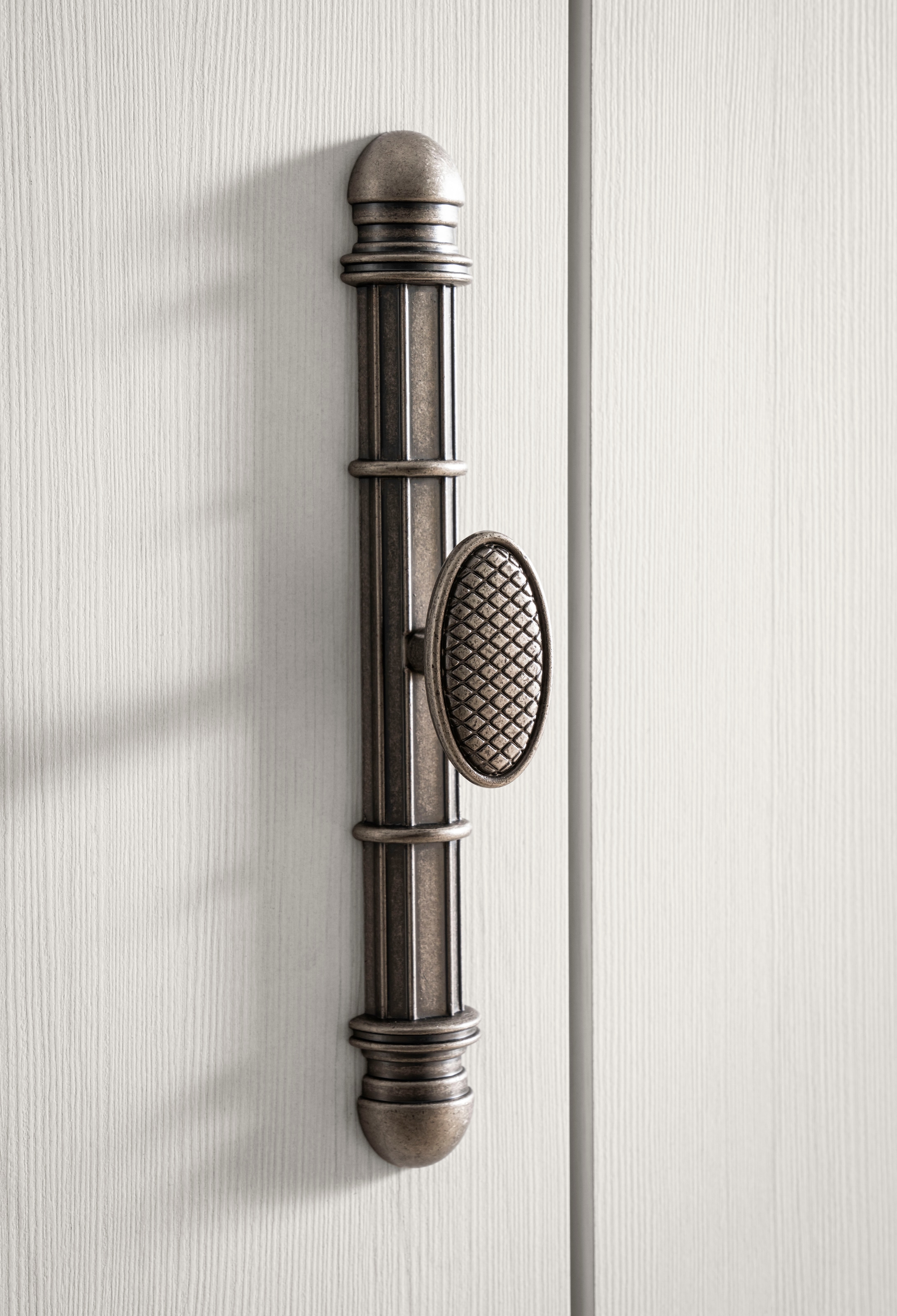 Home affaire Kleiderschrank »LiLLE, Drehtürenschrank im Landhausstil, Schrank mit Metallgriffen« viel Stauraum, mit Kleiderstange u Einlegeböden, vielseitig einsetzbar