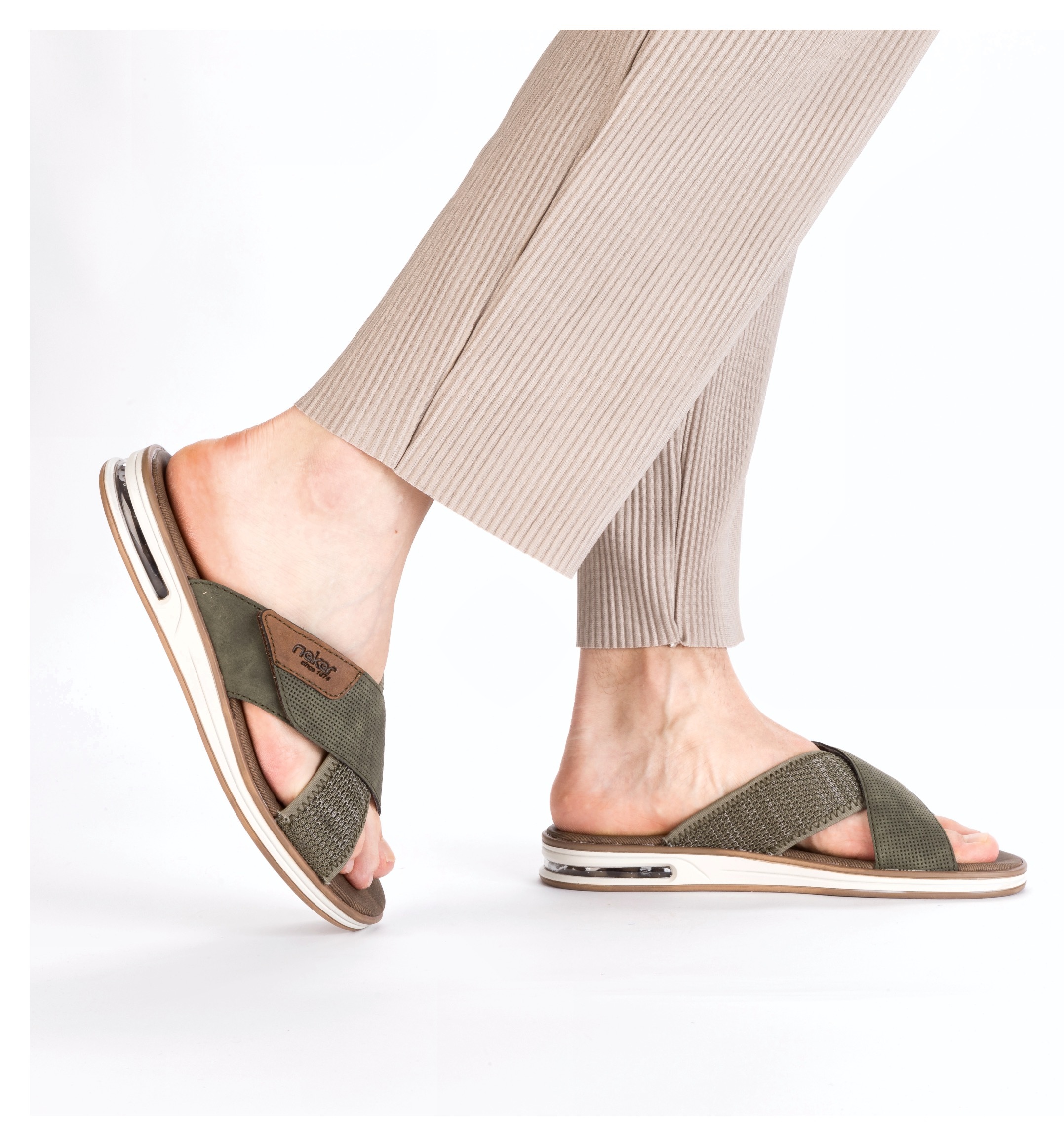 Rieker Pantolette  , chaussure d'été, chaussure de plage, mule, chausson avec fermeture velcro