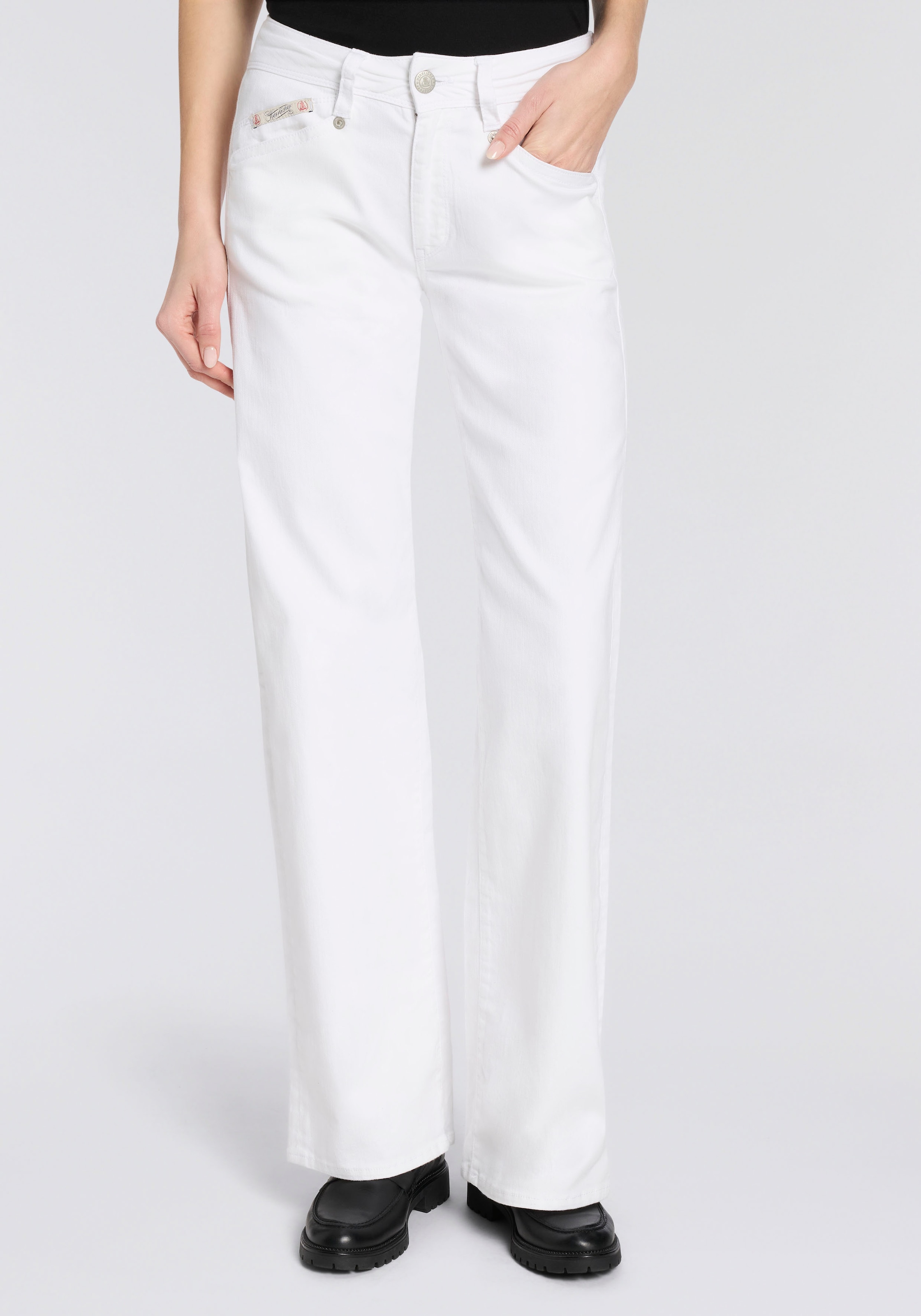 Image of Herrlicher Straight-Jeans "Prime New Denim White Stretch" mit Spitzbund und Keileinsätzen, High Waist