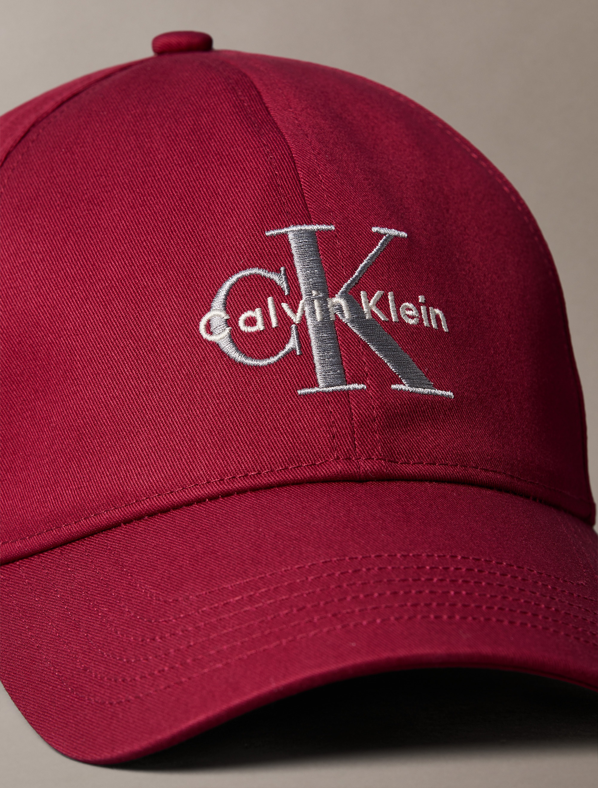 Calvin Klein Jeans Baseball Cap »MONO LOGO EMBRO CAP«, mit Logostickerei