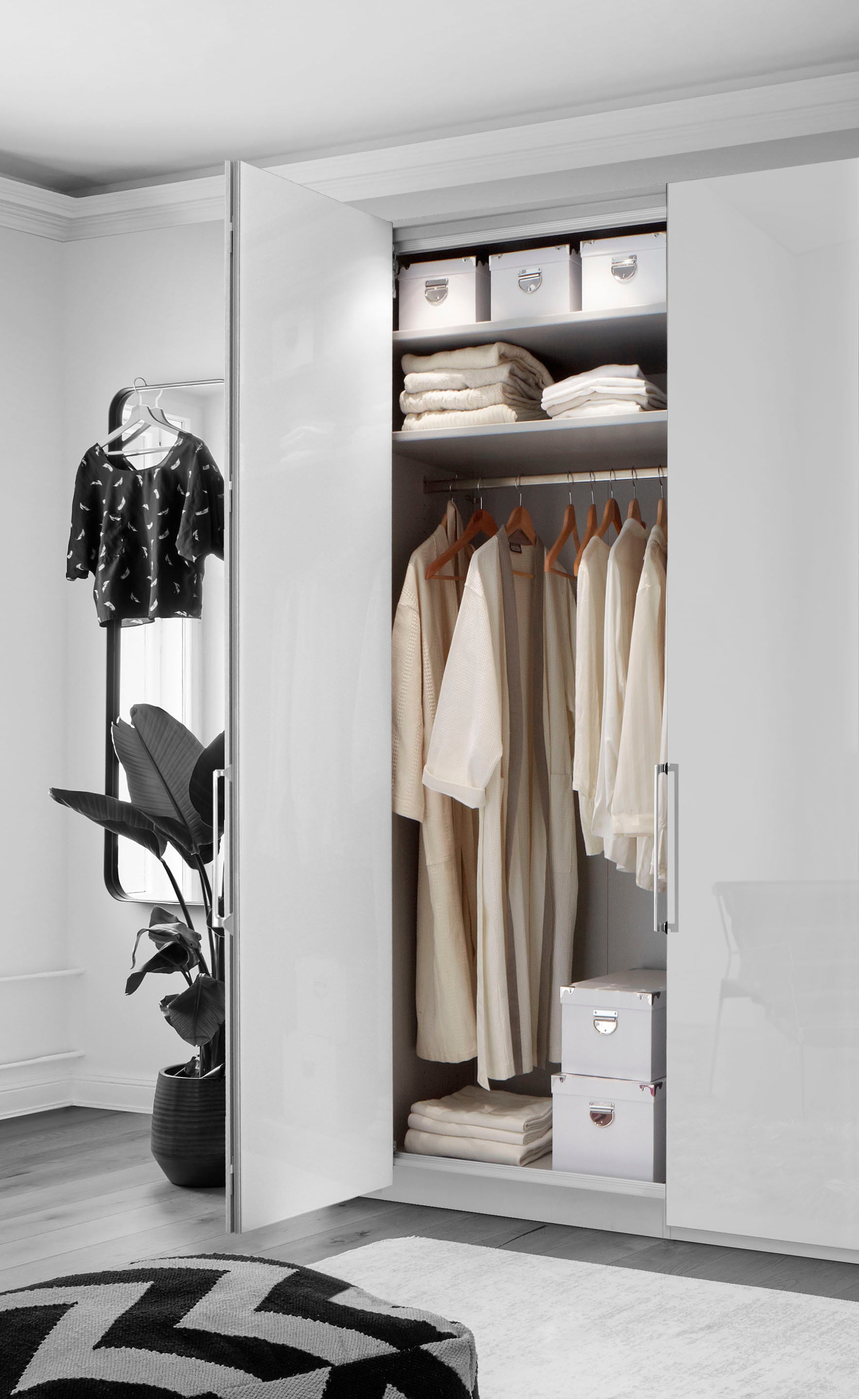 WIEMANN Armoire à portes pliantes »Monaco« mit Glasfront sowie hochwertigen Beschlägen