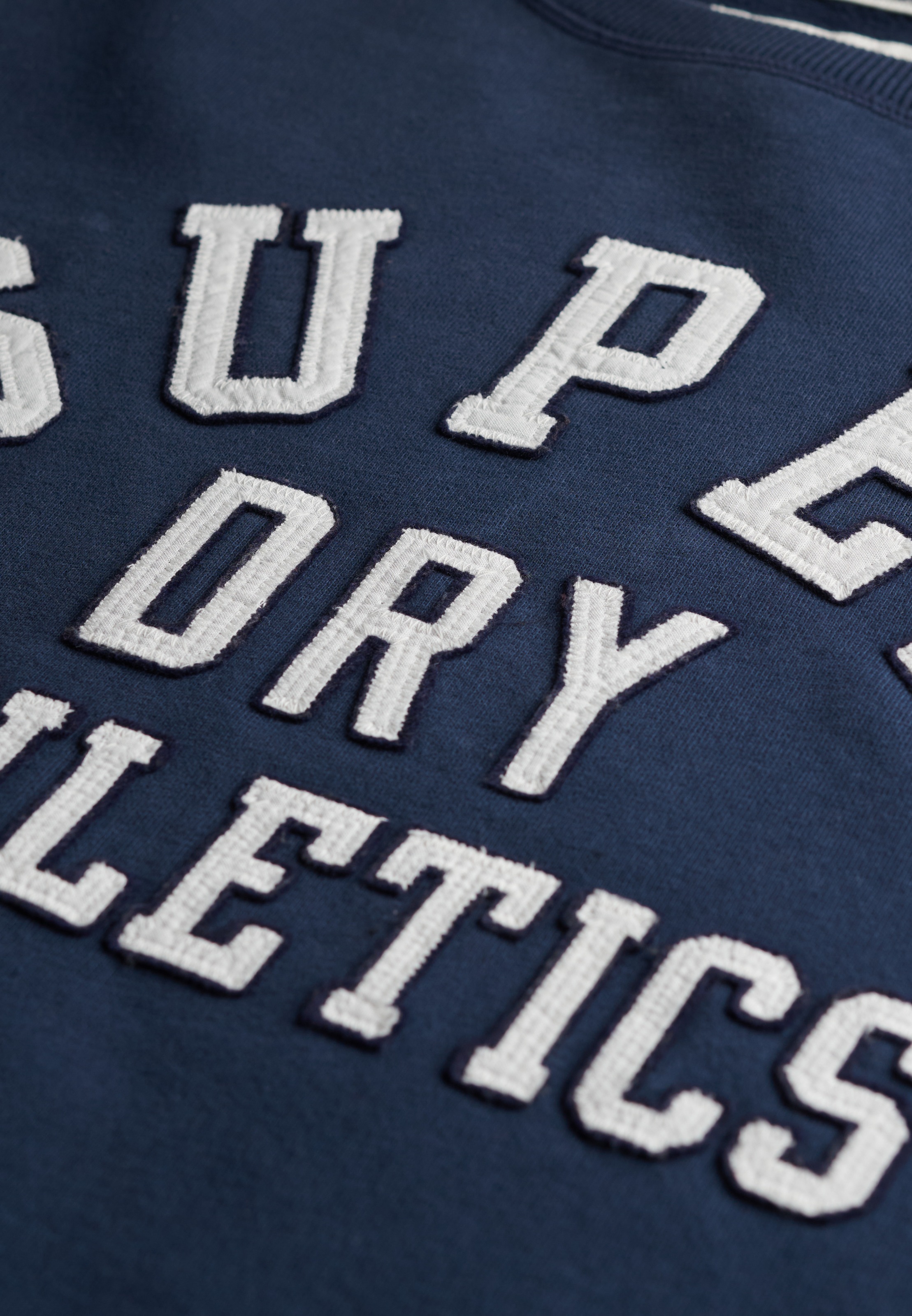 Superdry Sweatshirt »Ath Ess Relaxed Applique Crew«
