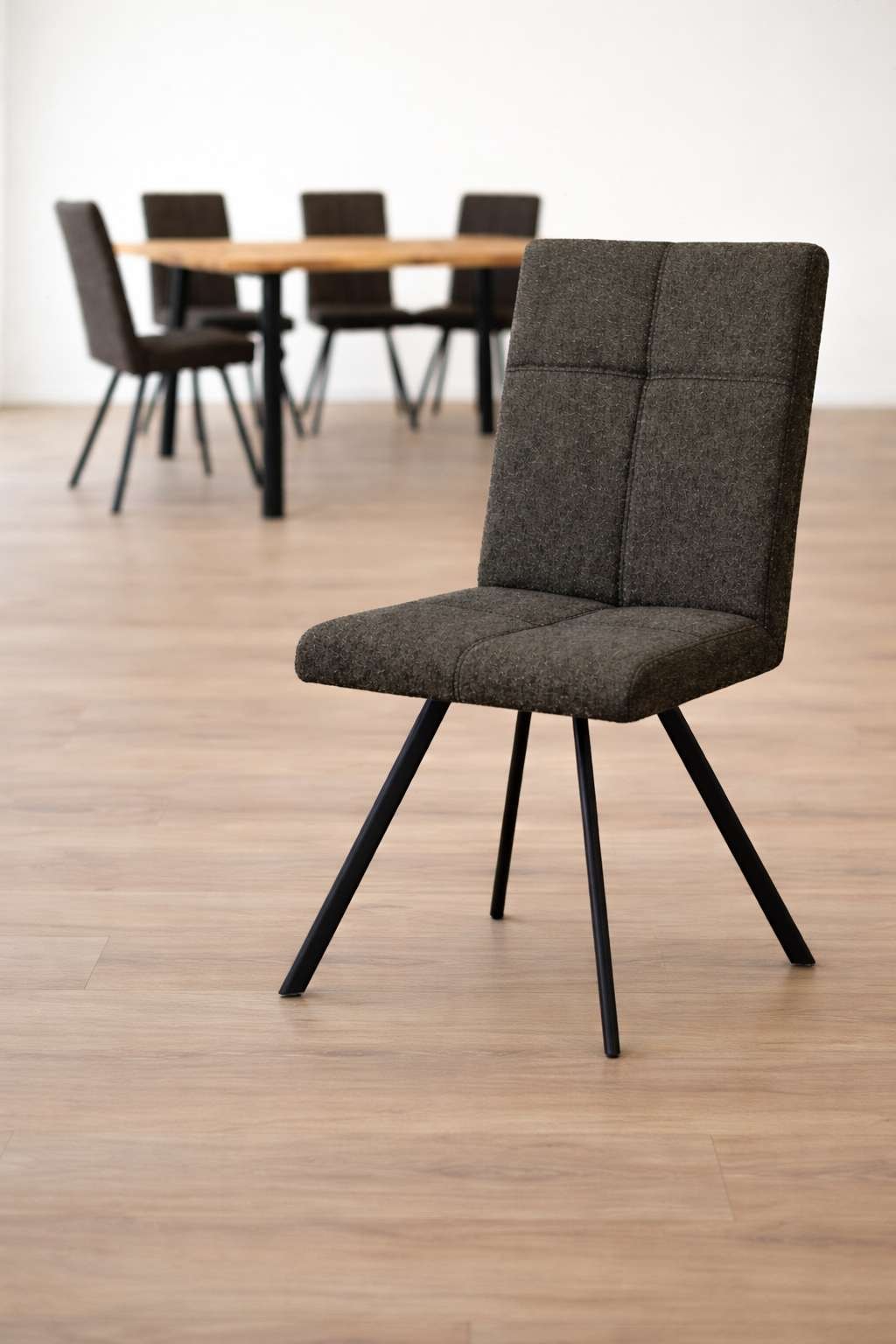 Home affaire Esszimmerstuhl »Mia Essstuhl, Wohnstuhl, Polsterstuhl, 4-Fussstuhl« (Set) 2 Stk.mit schwarz pulverbeschichteten Metallbeinen, gepolstert, modern