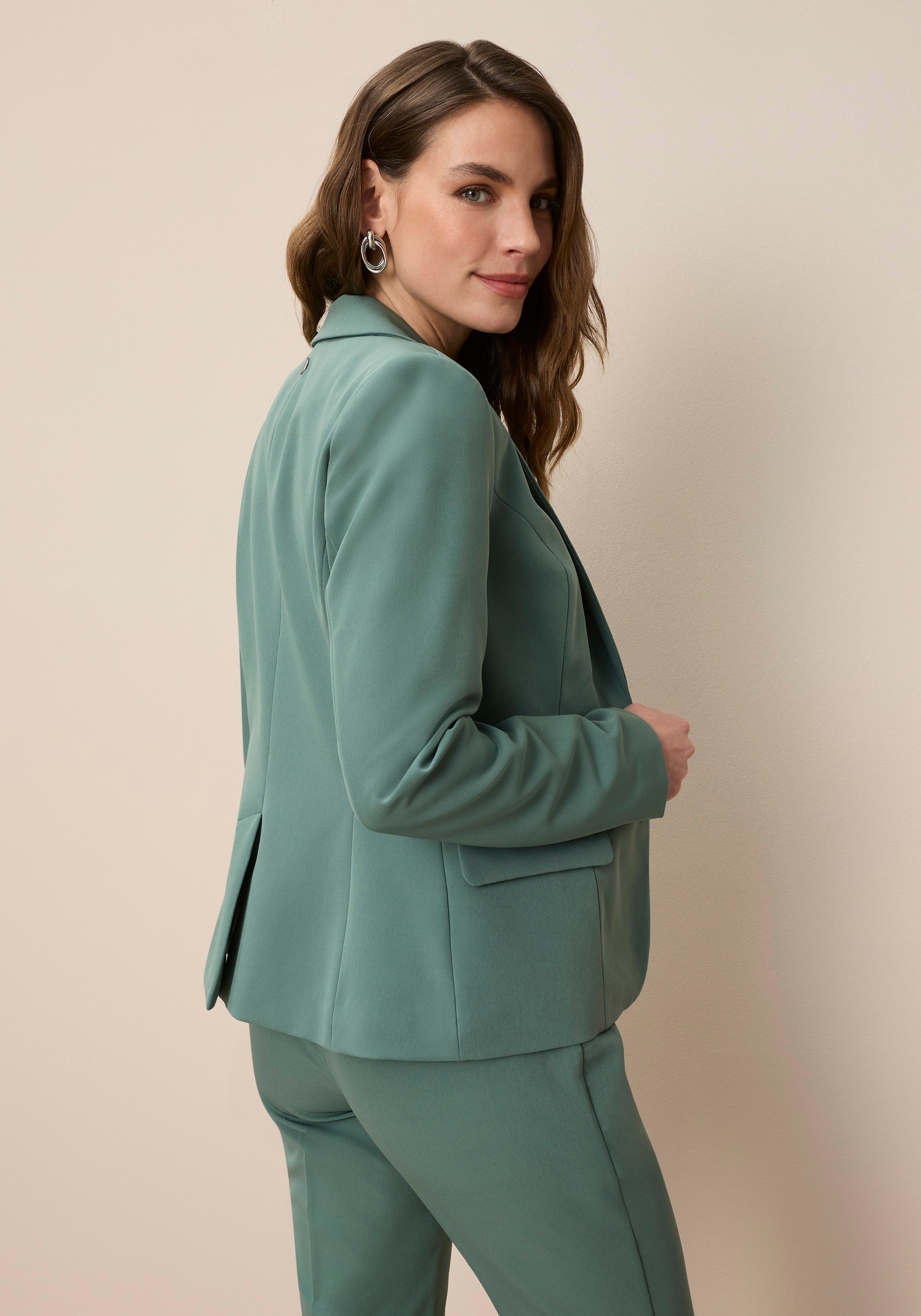 Tamaris Kurzblazer in Trendfarben - mit passender Hose