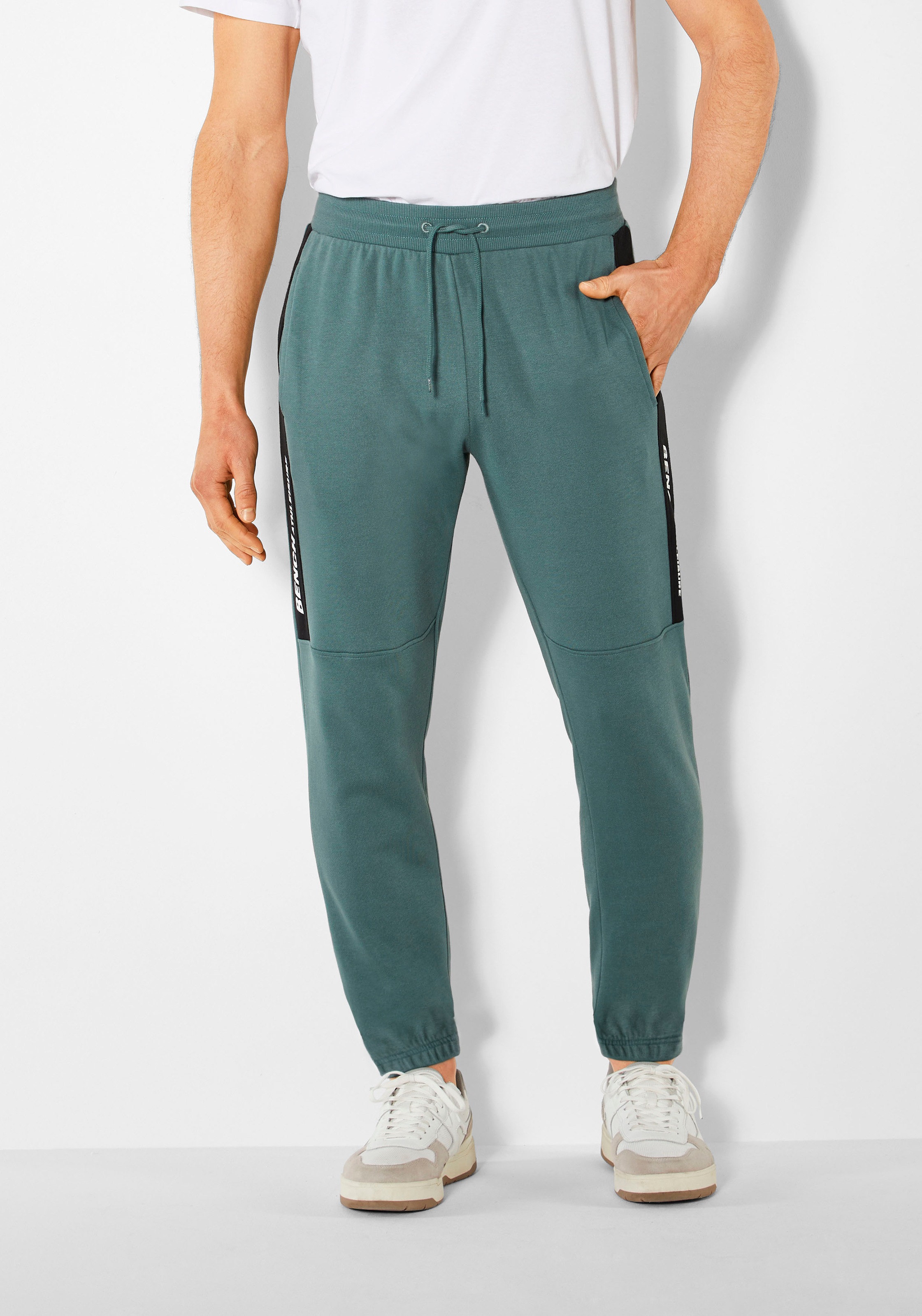 Image of Bench. Sweathose, mit seitlichen Einsätzen bei Ackermann Versand Schweiz