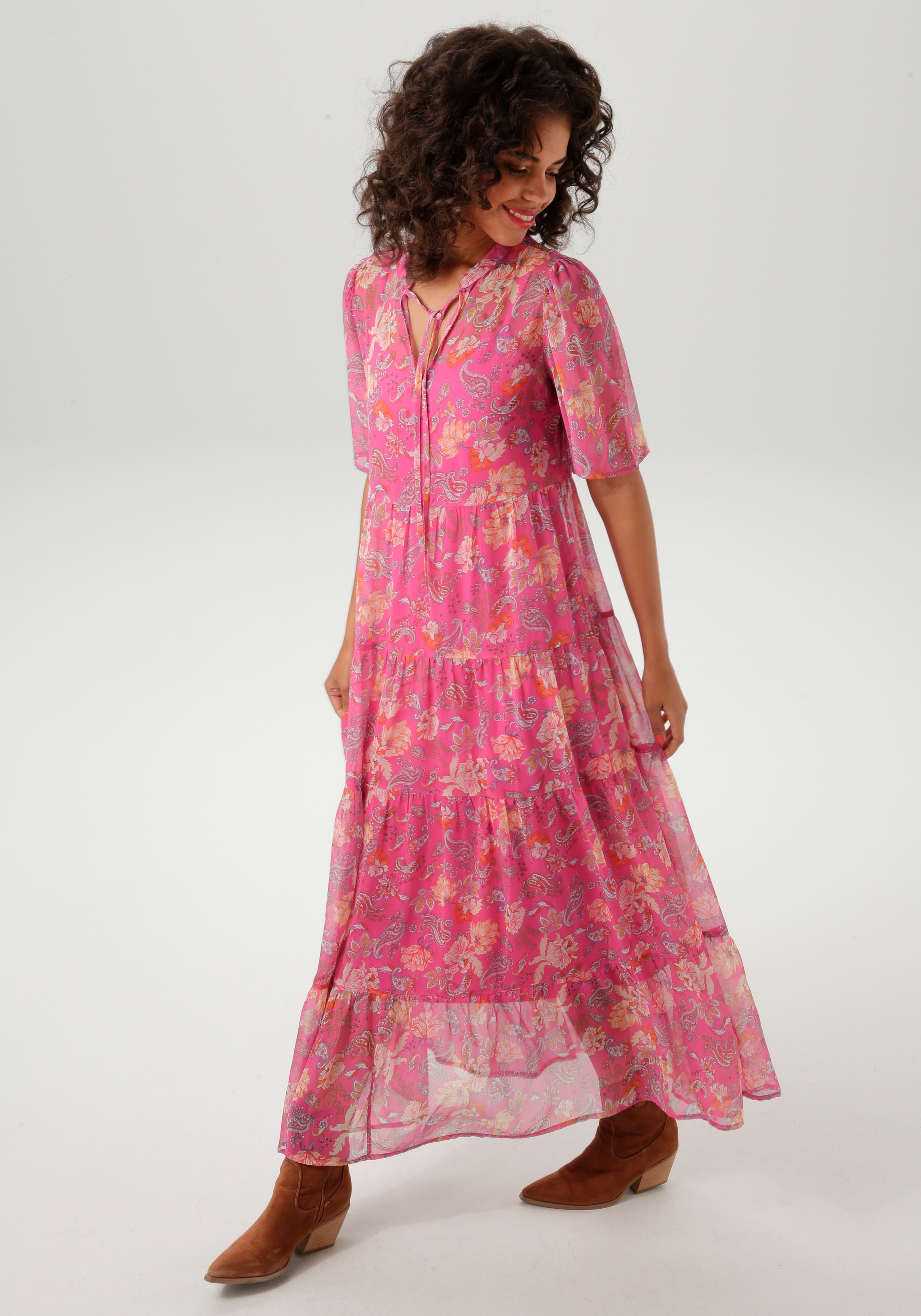 Aniston CASUAL Sommerkleid mit fantasievollem Blumen- und Paisley-Druck