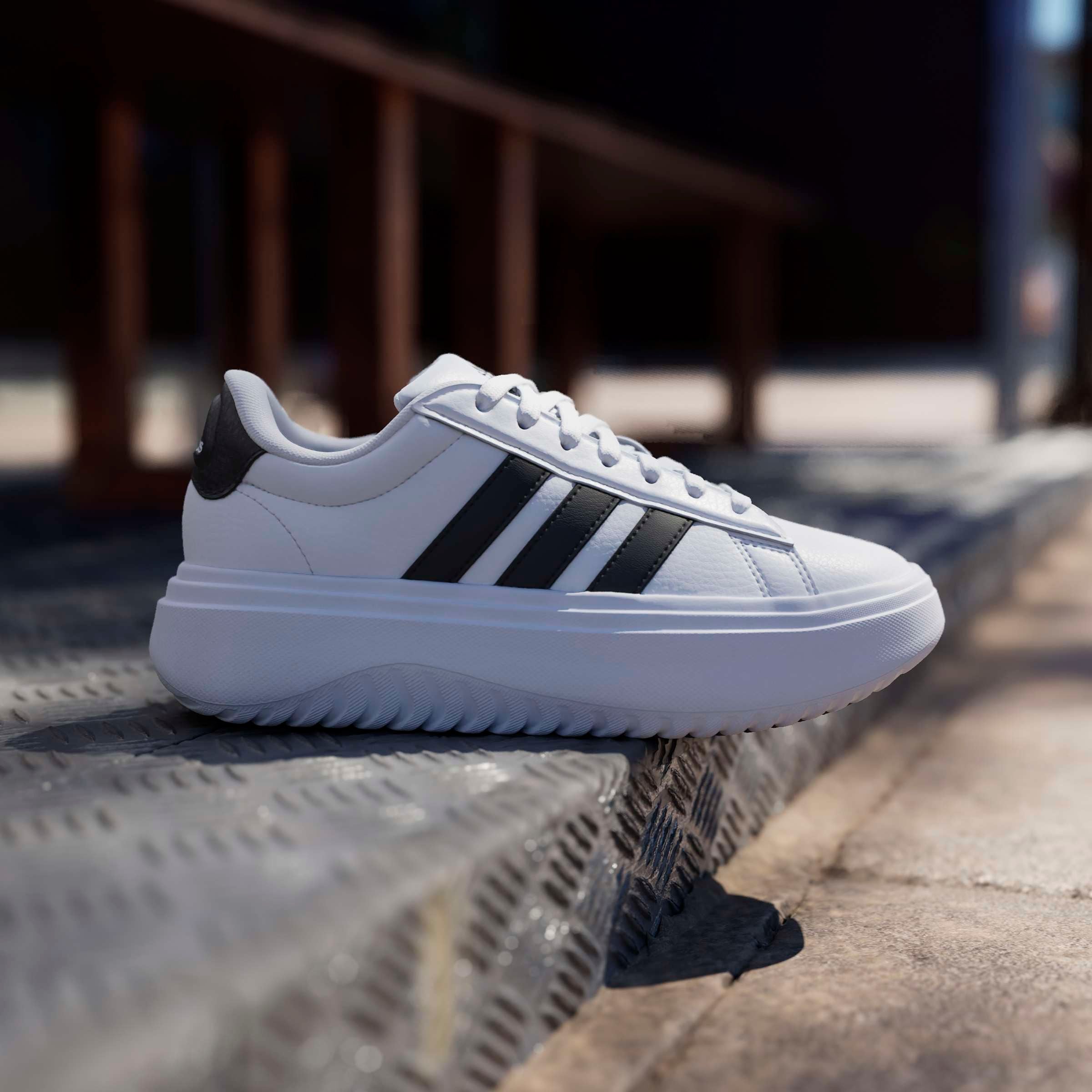 adidas Sportswear Sneaker »GRAND COURT PLATFORM«, Design auf den Spuren des adidas Superstar
