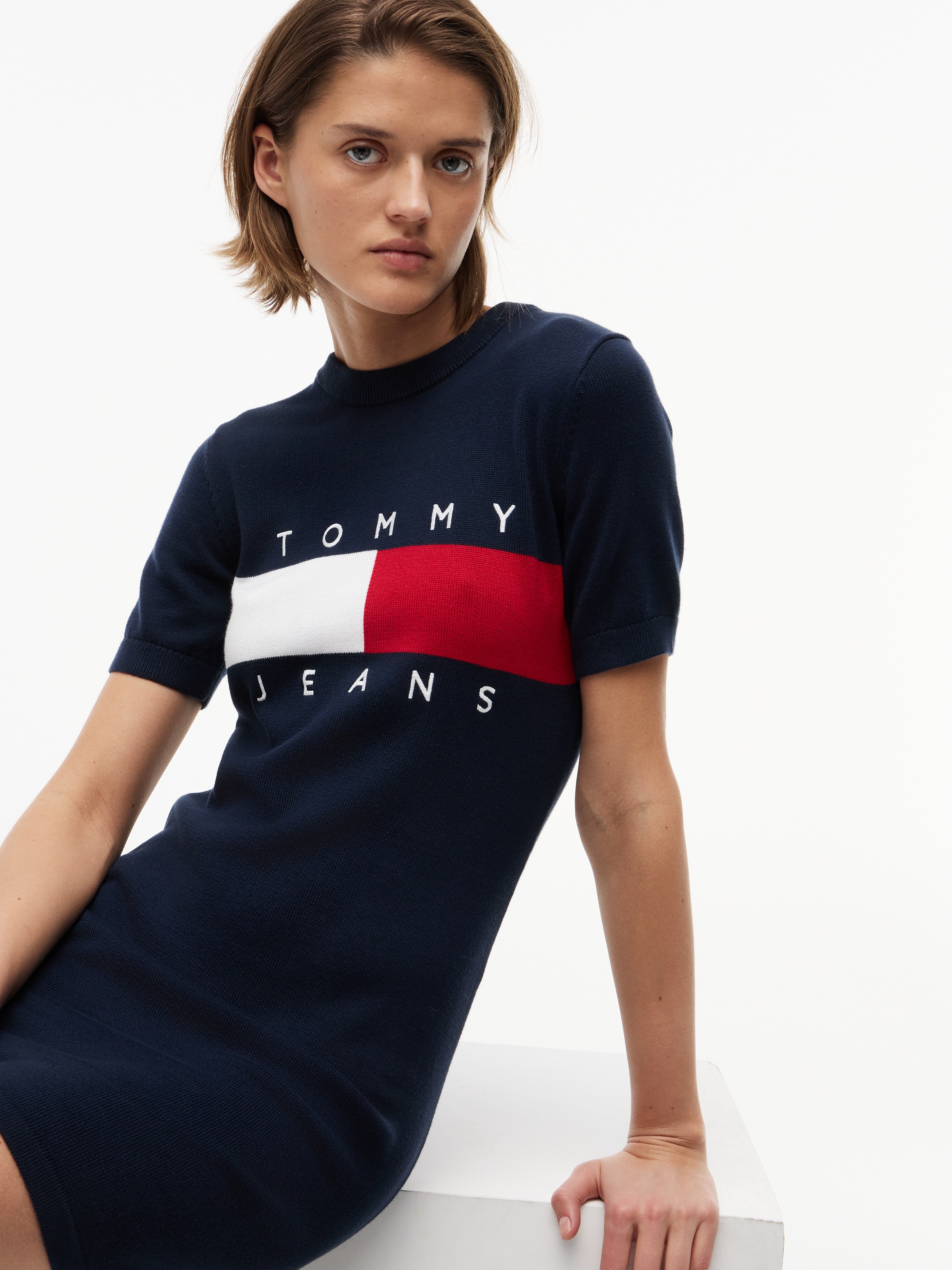 Image of Tommy Jeans Sweatkleid "TJW FLAG SS SWEATER DRESS" Baumwolle