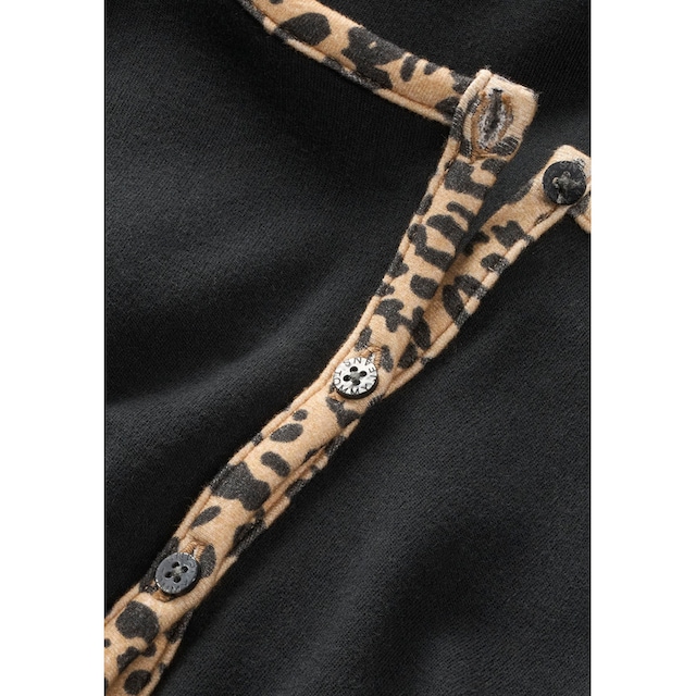 Tommy Jeans Langarmshirt »TJW BBY LEO BINDING CARDI«, im modischem Animal  Print Découvrir sur