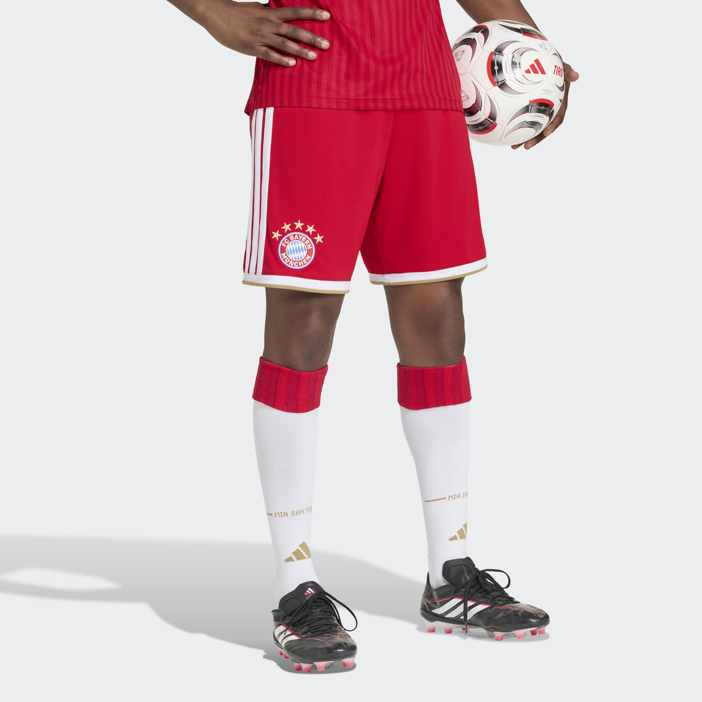 Image of adidas Performance Trainingsshorts "FC BAYERN MÜNCHEN 26/27" für Fussball, mit elastischem Bund und Kordelzug, aus Polyester