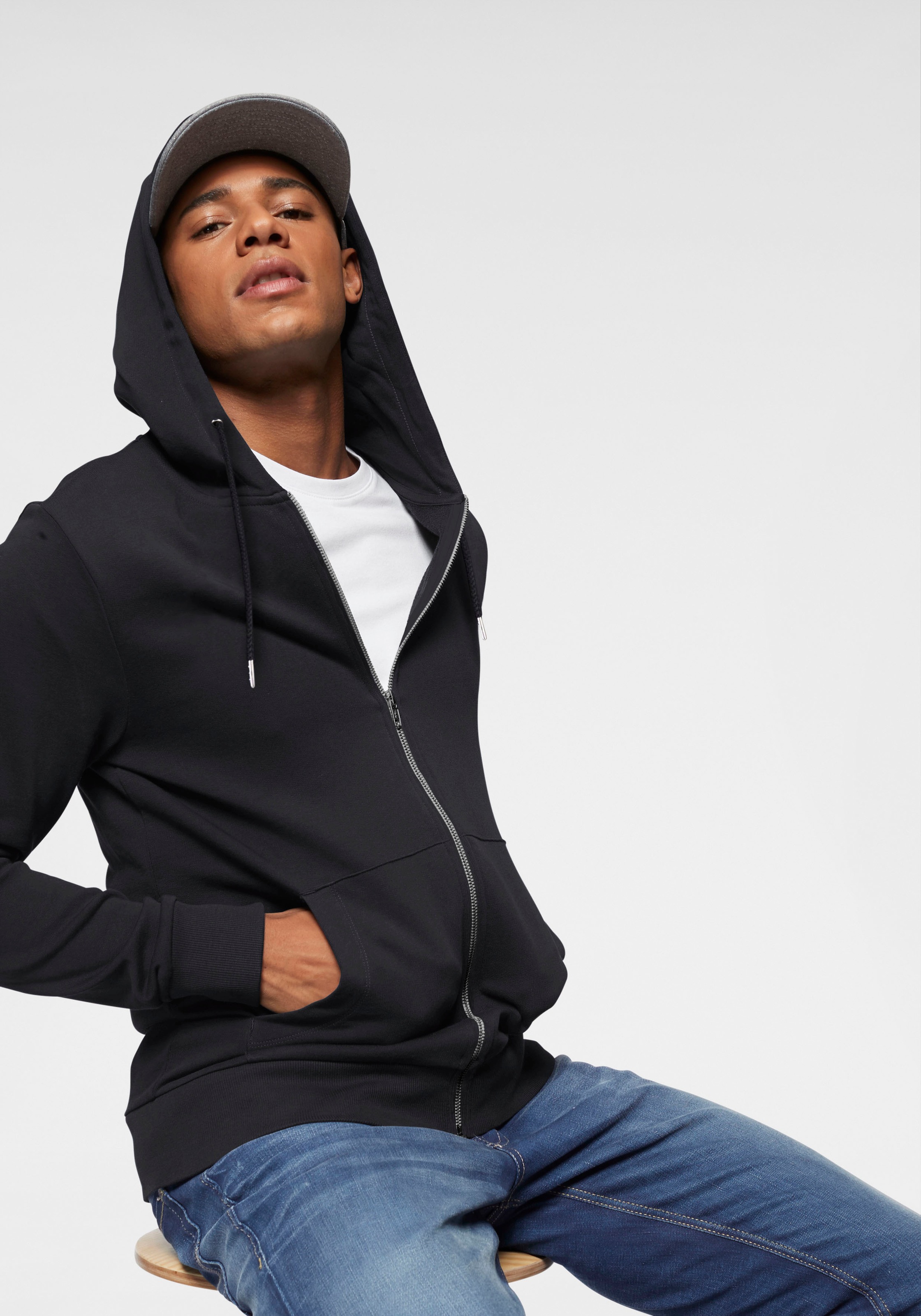 Image of Jack & Jones Kapuzensweatjacke »SOFT BASIC SWEAT ZIP HOOD« bei Ackermann Versand Schweiz