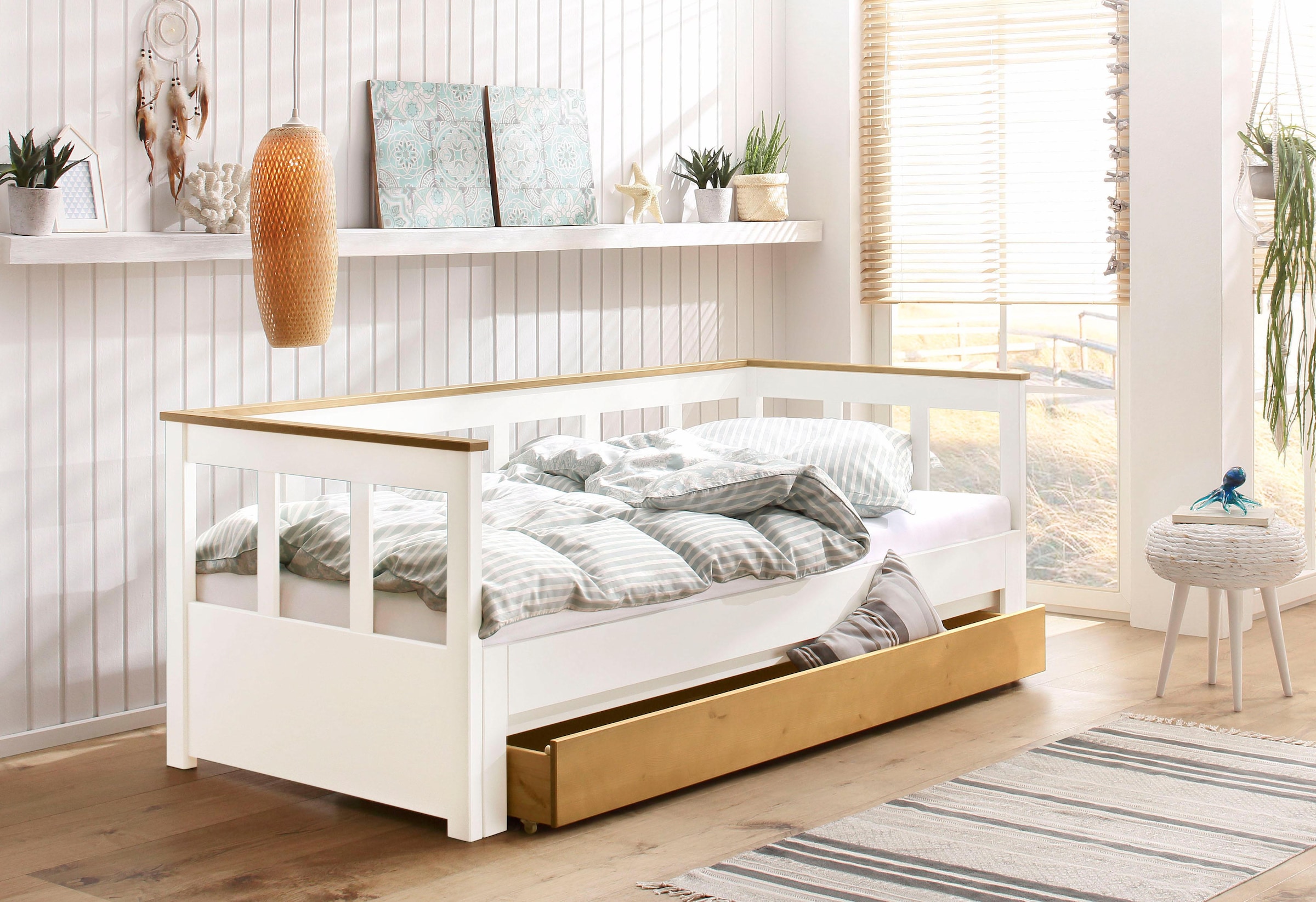 Home affaire Daybett »"AIRA" skandinavisches Design, ideal fürs Jugend- oder Gästezimmer«