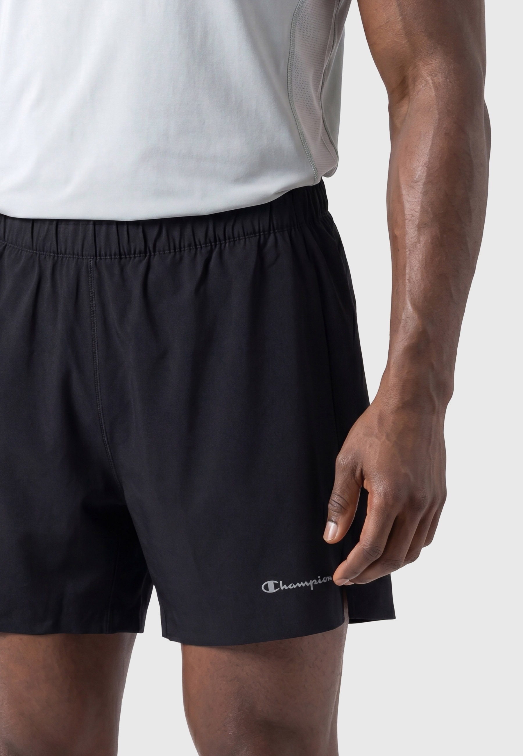 Champion Trainingsshorts »PERFORMANCE WOVEN SHORTS Standard Fit C-DRY ANTI-ODOR«  mit Anti-Odor Ausstattung, aus Polyester und Elasthan