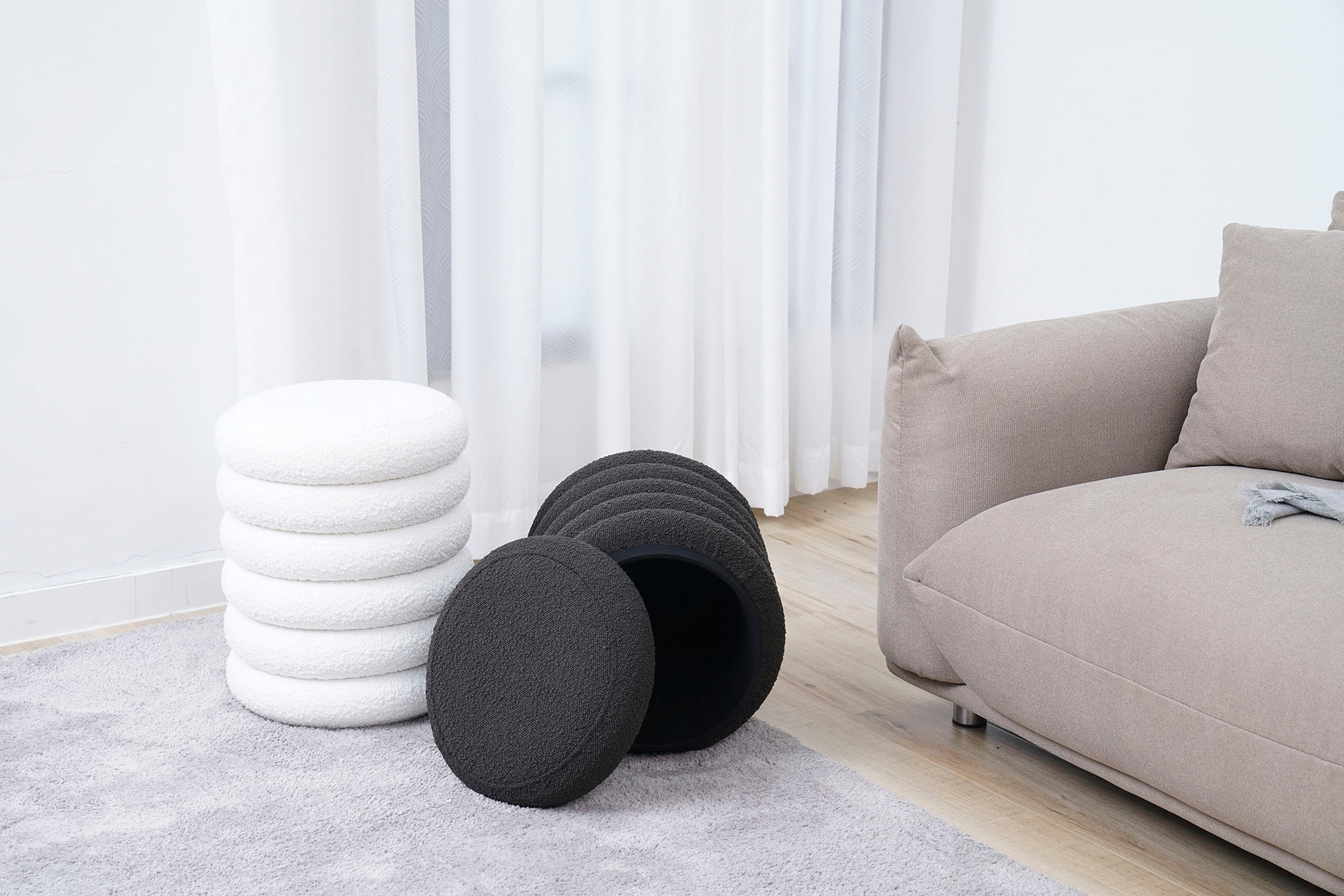 SalesFever Polsterhocker »Komfortabler Hocker mit Stil« Praktischer Stauraum in elegantem Design