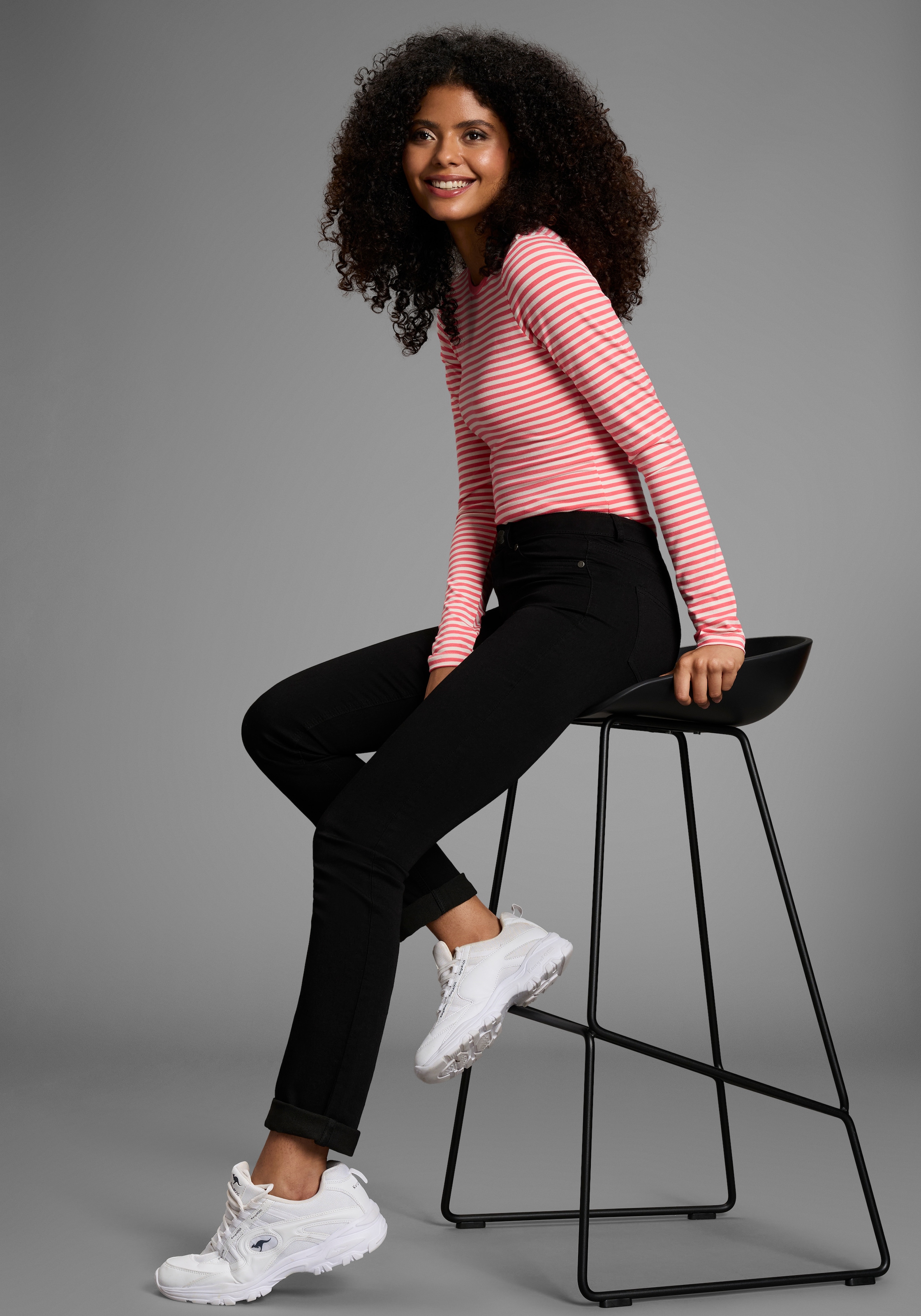 Flashlights Longsleeve hüftlange Schnittform, mit Rundhalsausschnitt, gestreifte Optik