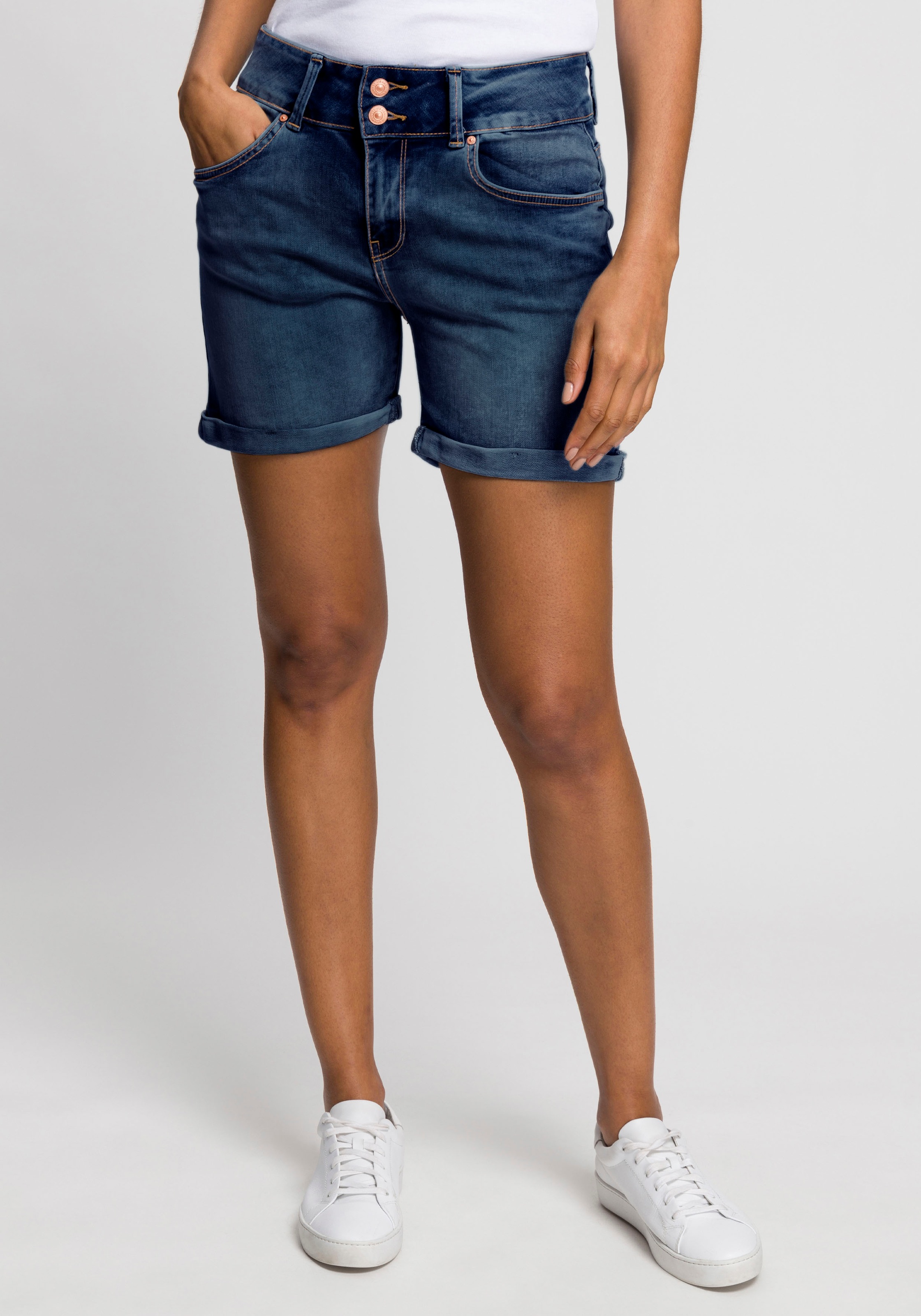 Image of LTB Webshorts »BECKY X«, mit Doppel-Knopf-Bund, längeren Backpockets und zum Umschlagen - EXKLUSIV bei Ackermann Versand Schweiz