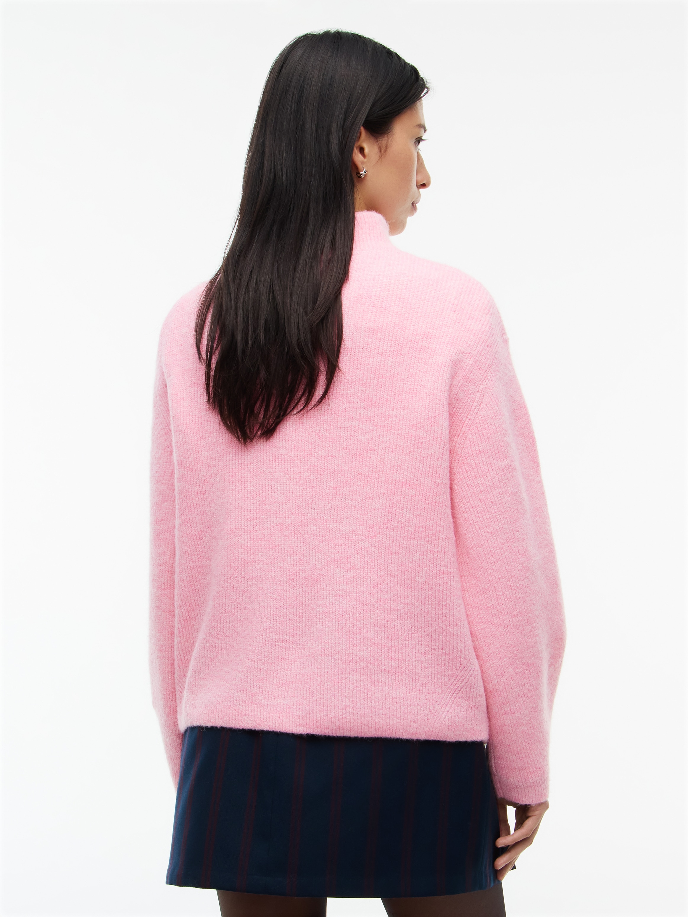 Tommy Jeans Stehkragenpullover »TJW MOCKNECK BADGE SWEATER EXT« Materialmix mit Alpaka