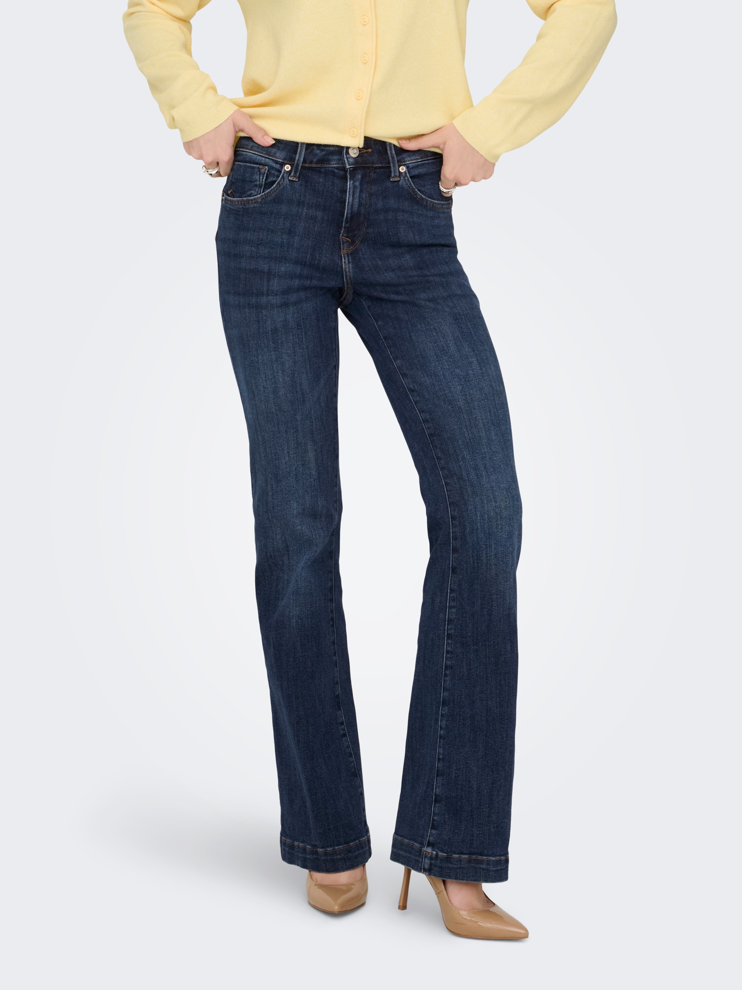ONLY Jeans bootcut »ONLPOWER MID FLARED PUSHUP DNM GEN332« mélange de coton, coupe évasée, taille normale