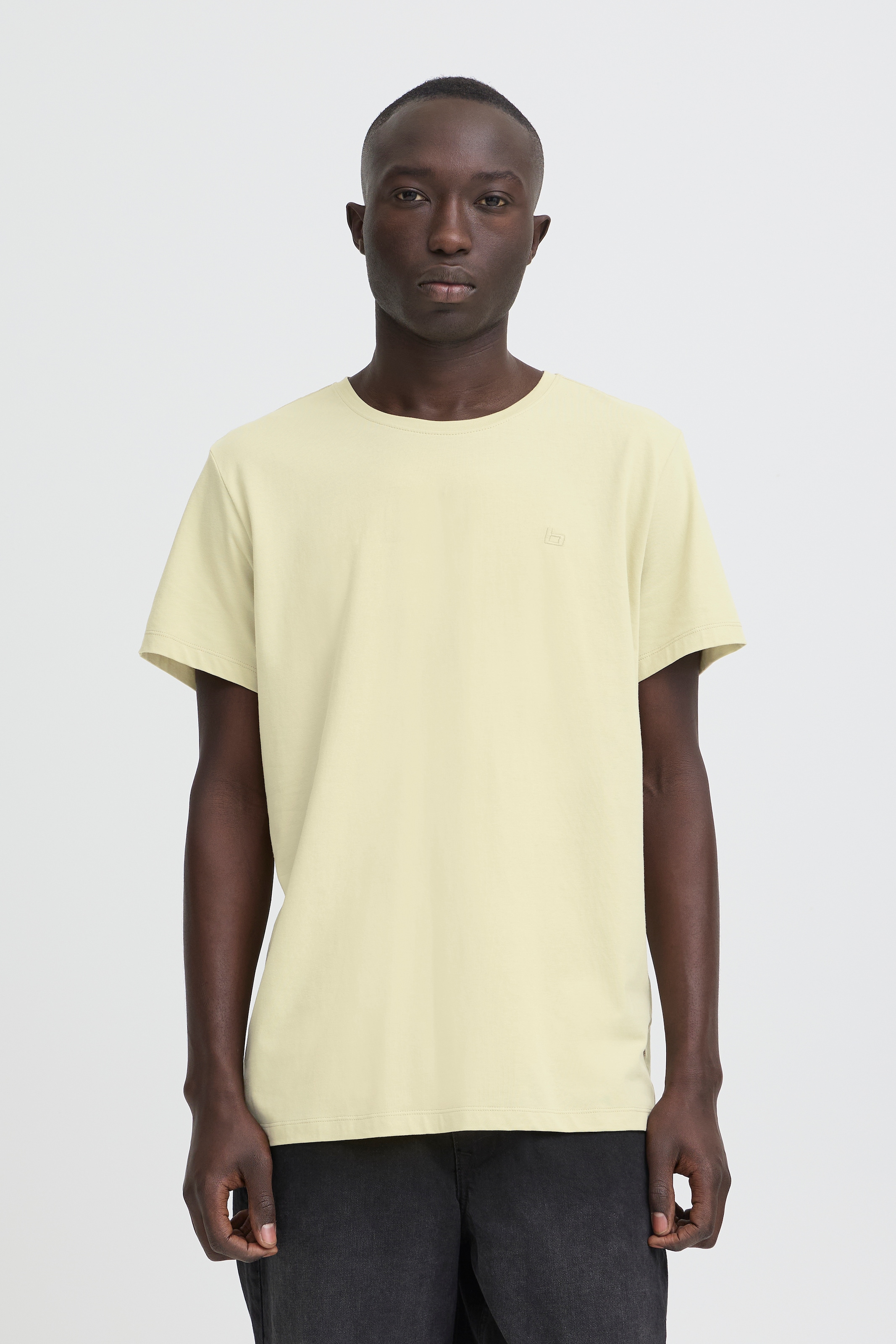 Blend Shirt à col rond »BHDinton tee crew« avec étiquette de marque, en mélange de coton, coupe régulière, en jersey simple