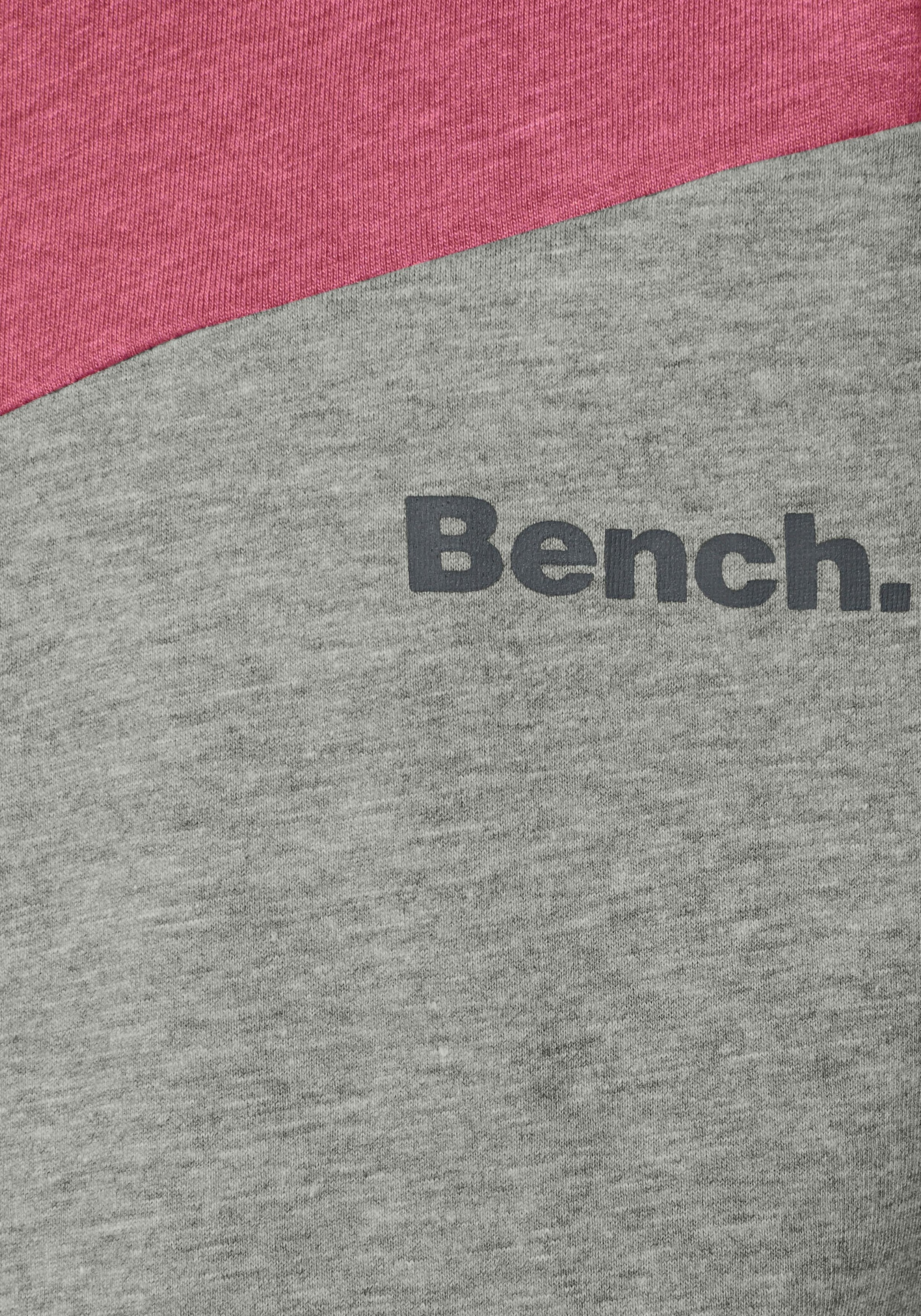 Bench. T-Shirt, mit modischen Einsätzen