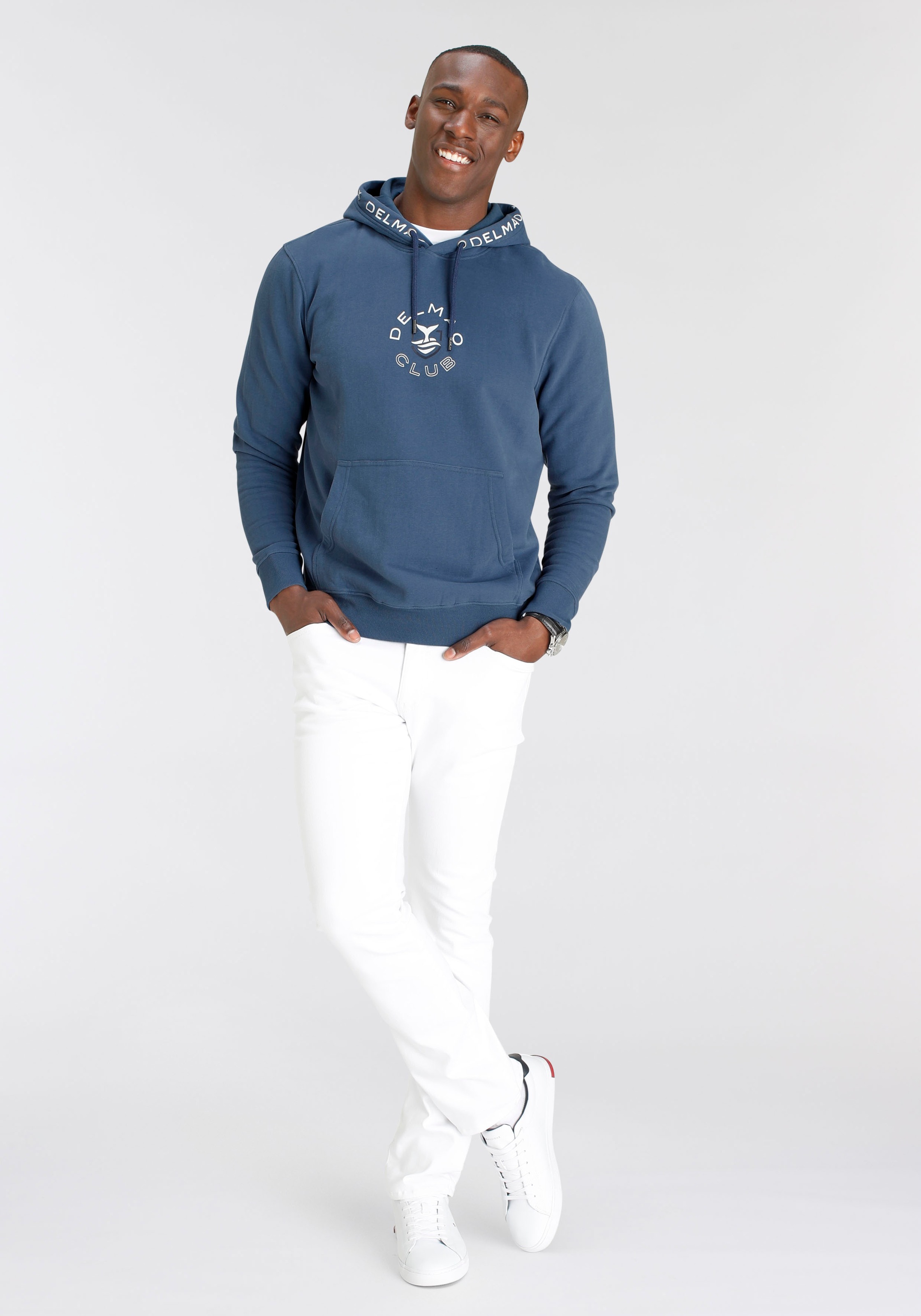 DELMAO Kapuzensweatshirt, Langarm, lockere Passform, mit Print und Stickerei, mit Kapuze