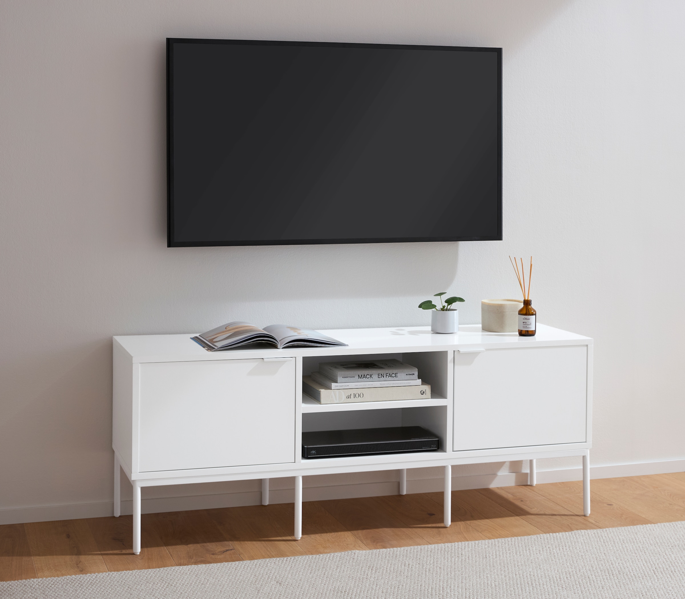 Image of s.Oliver TV-Schrank "Kallby" 1 Stk. tlg. lackiertes MDF, Kabelmanagement, Soft-Close Funktion, Breite 140 cm