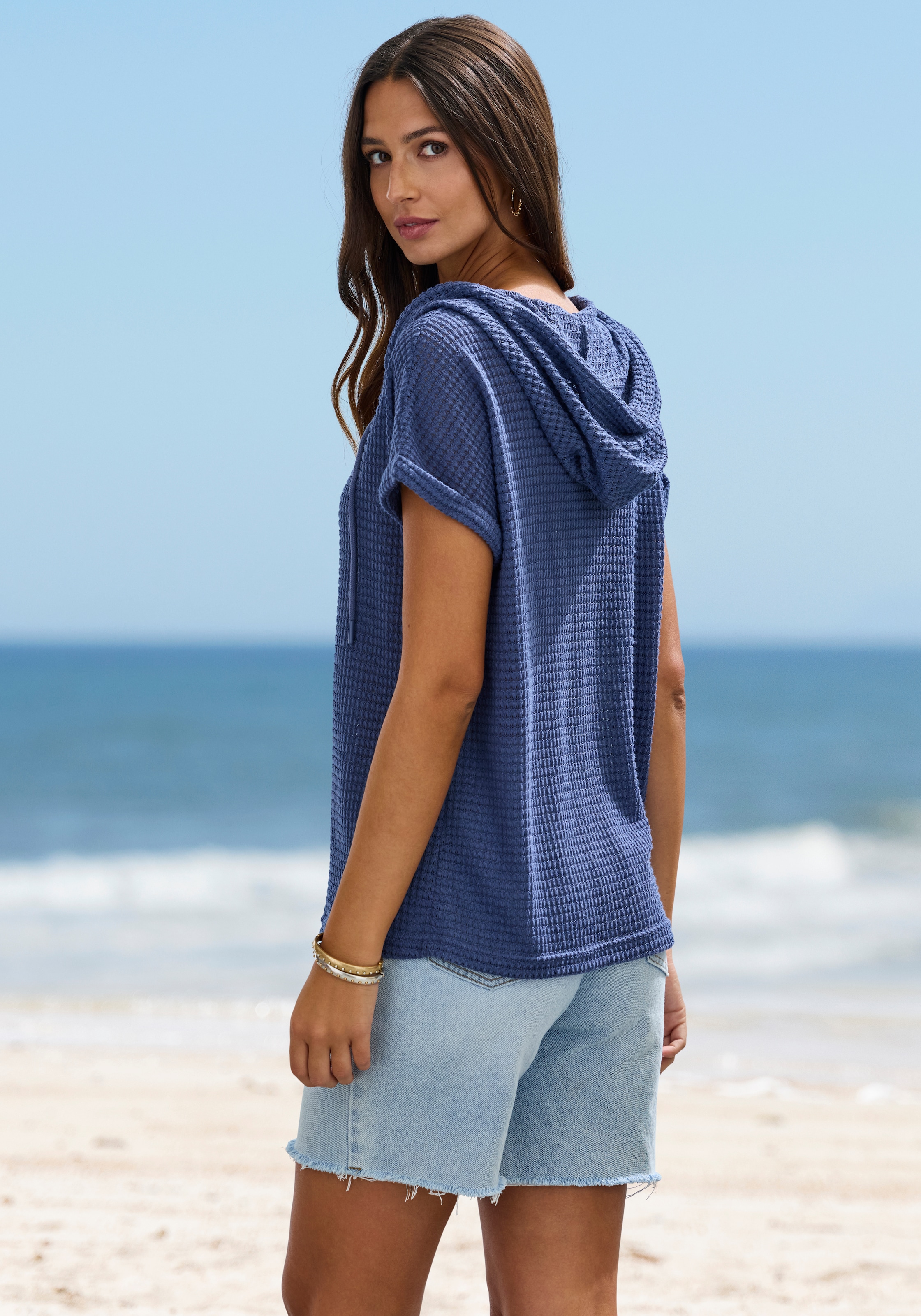 LASCANA T-shirt à capuche »aus sommerlichem Waffelstrick« hoodie d'été avec patte de boutonnage