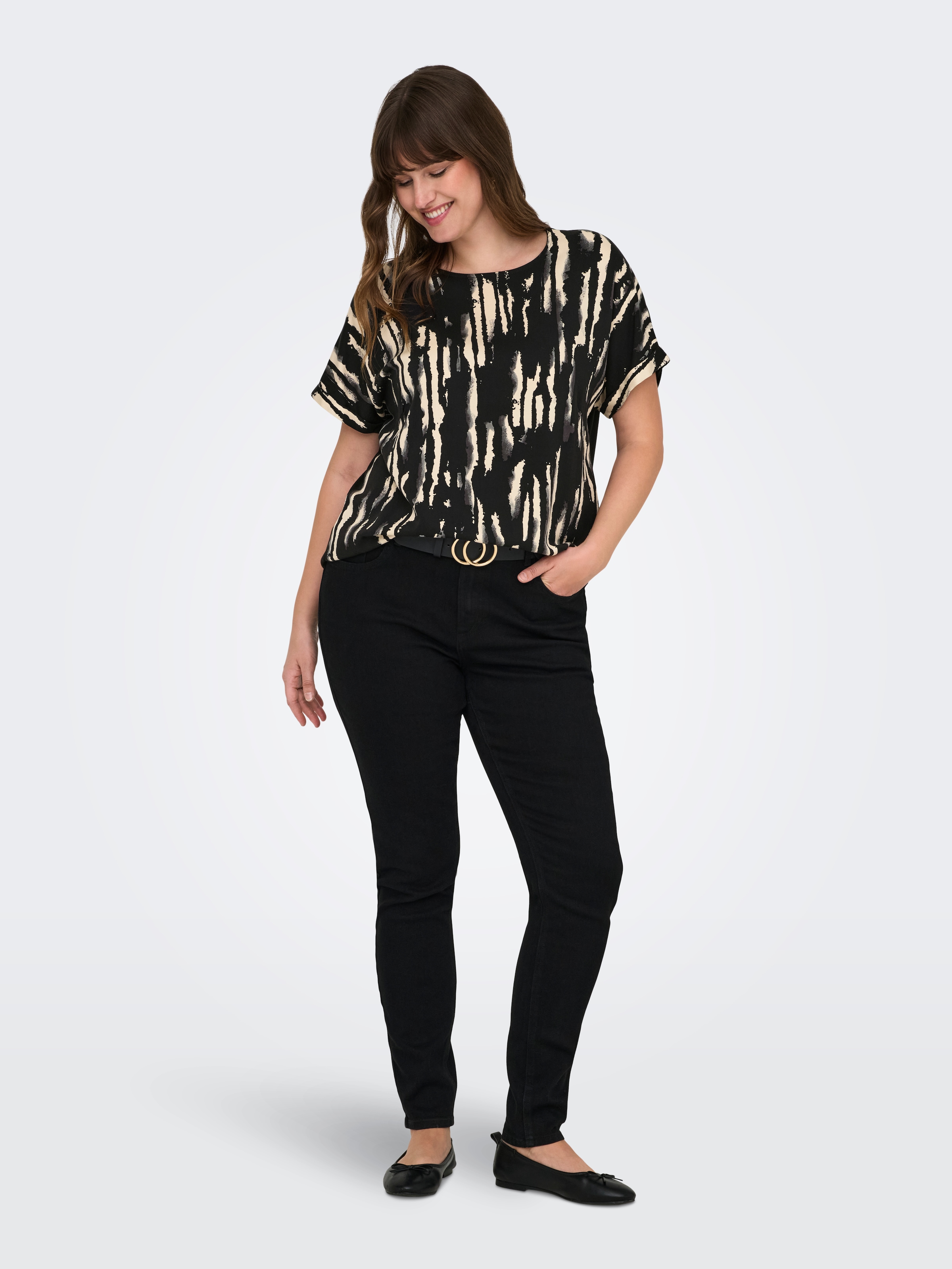 ONLY CARMAKOMA Kurzarmshirt »CARMIKAELA IN-ONE SS TOP AOP«